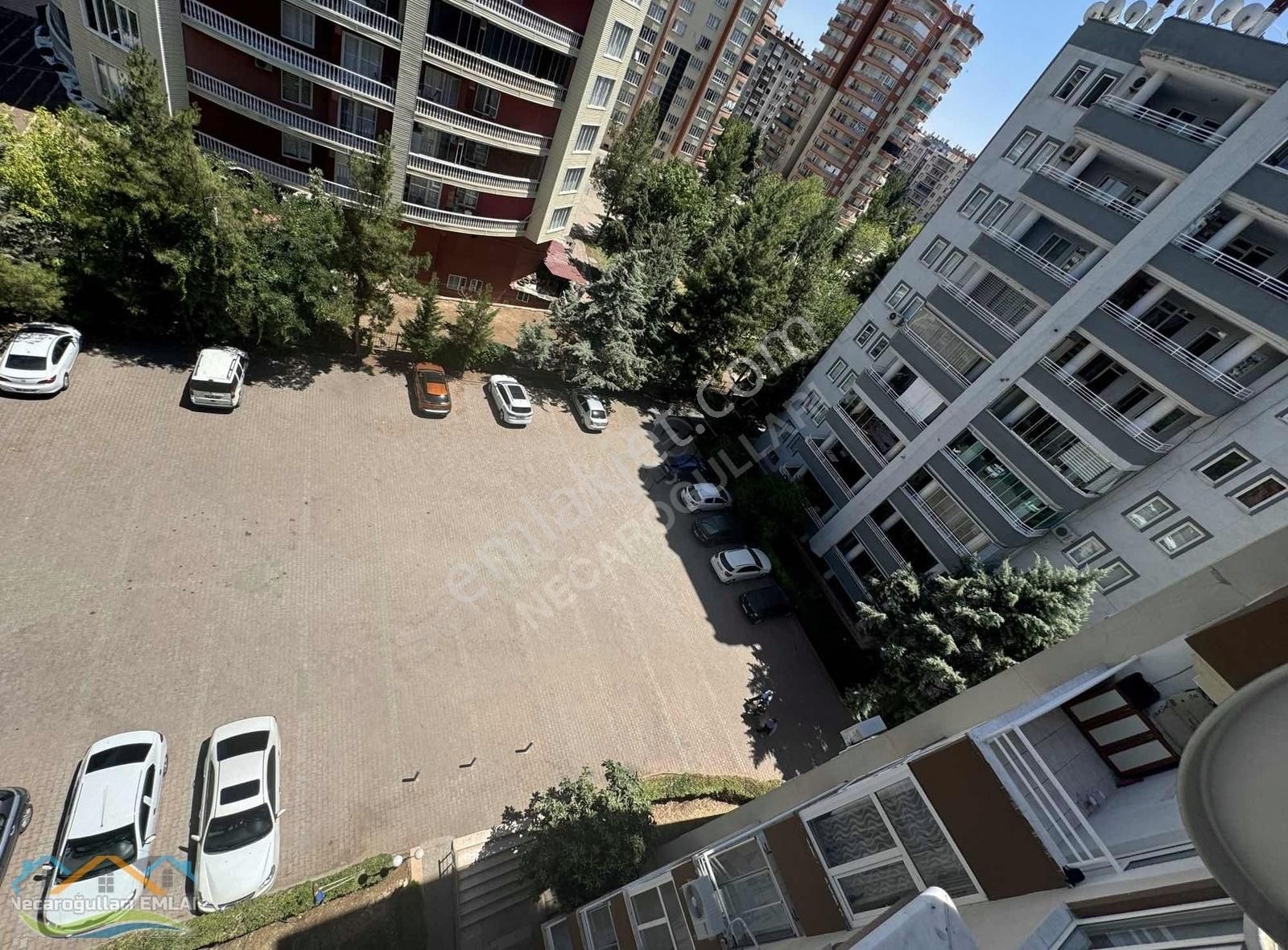 Necaroğullarından Diçlekent Cadde Üstü Güzel Konum