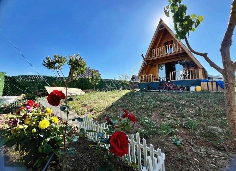 Şah Emlak'tan Oturuma Hazır Bungalovlu 300m² Meyve Ağaçlı Bahçe