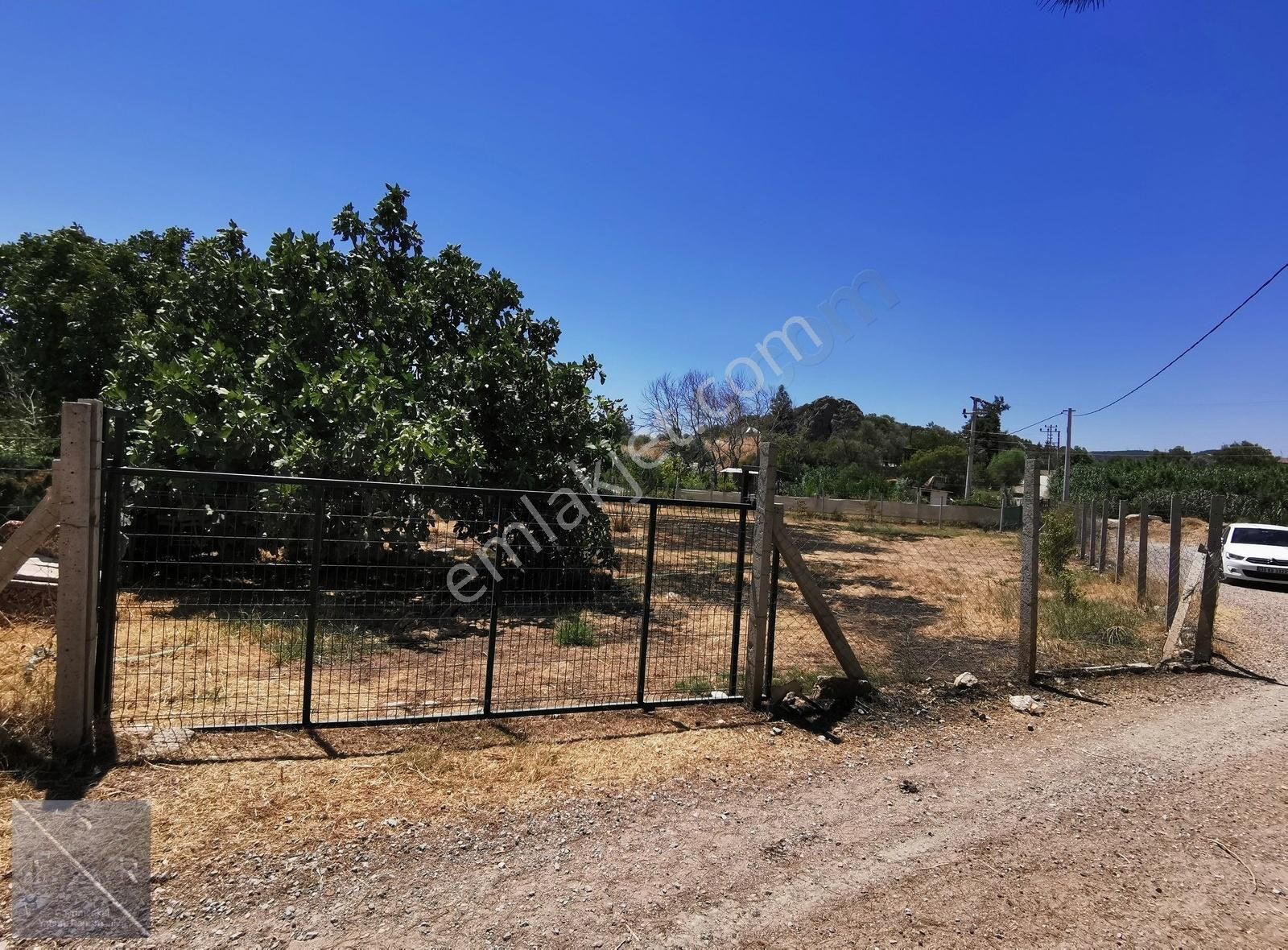 Tsr'den Menderes Dereköy'de Köşe 732m² Satılık Bahçe - Görsel 4