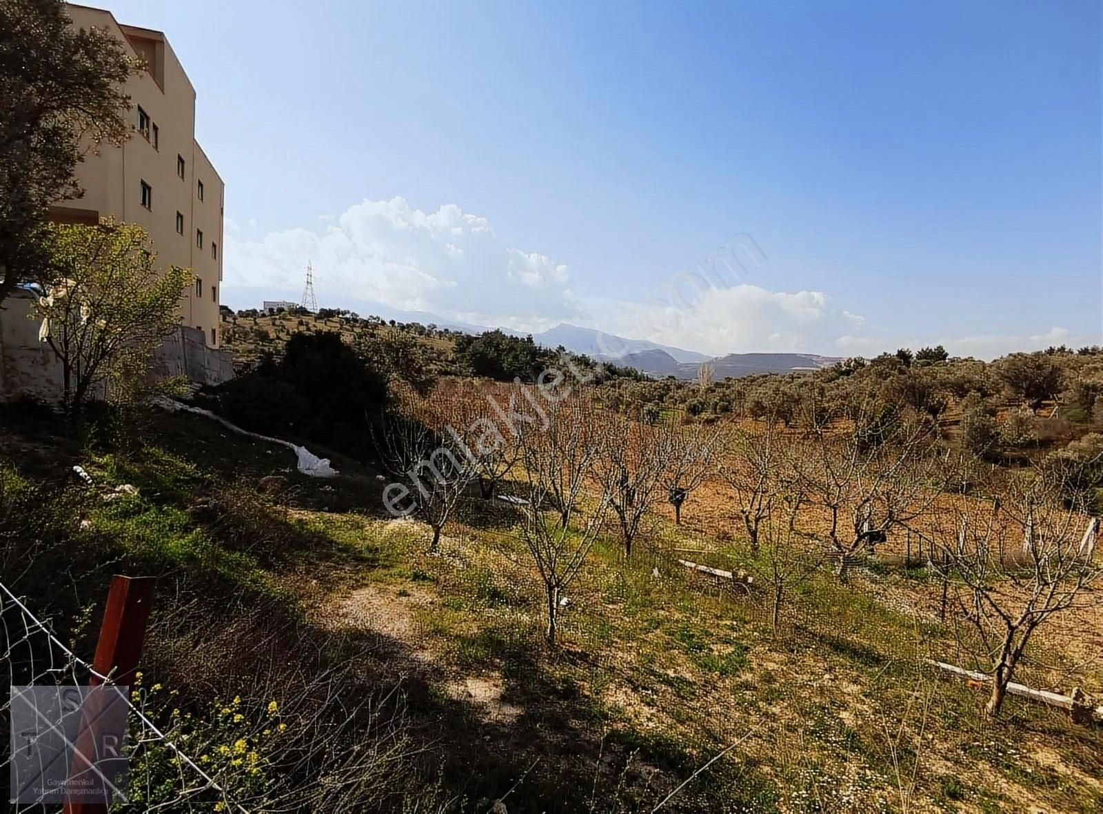 Tsr'den Kemalpaşa Ulucak Mah.satılık Yola Cephe 600m² Bahçe - Görsel 2