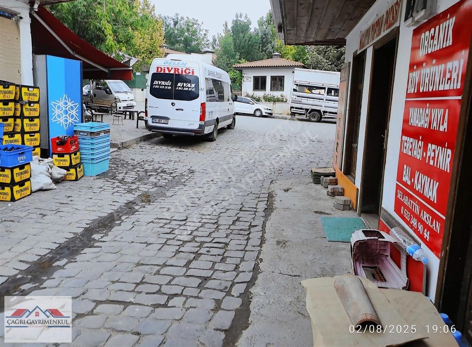 Orta Çarşı Meydanda 31 Mt Kare Köşe İşyeri