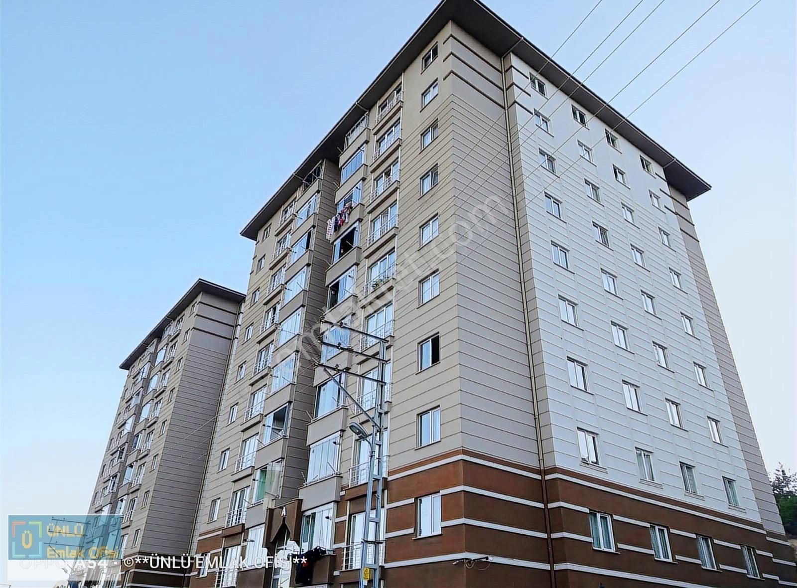 Ünlü Emlaktan Candaroğulları 80 Evler Sitesinde Fırsat 3+1 Daire