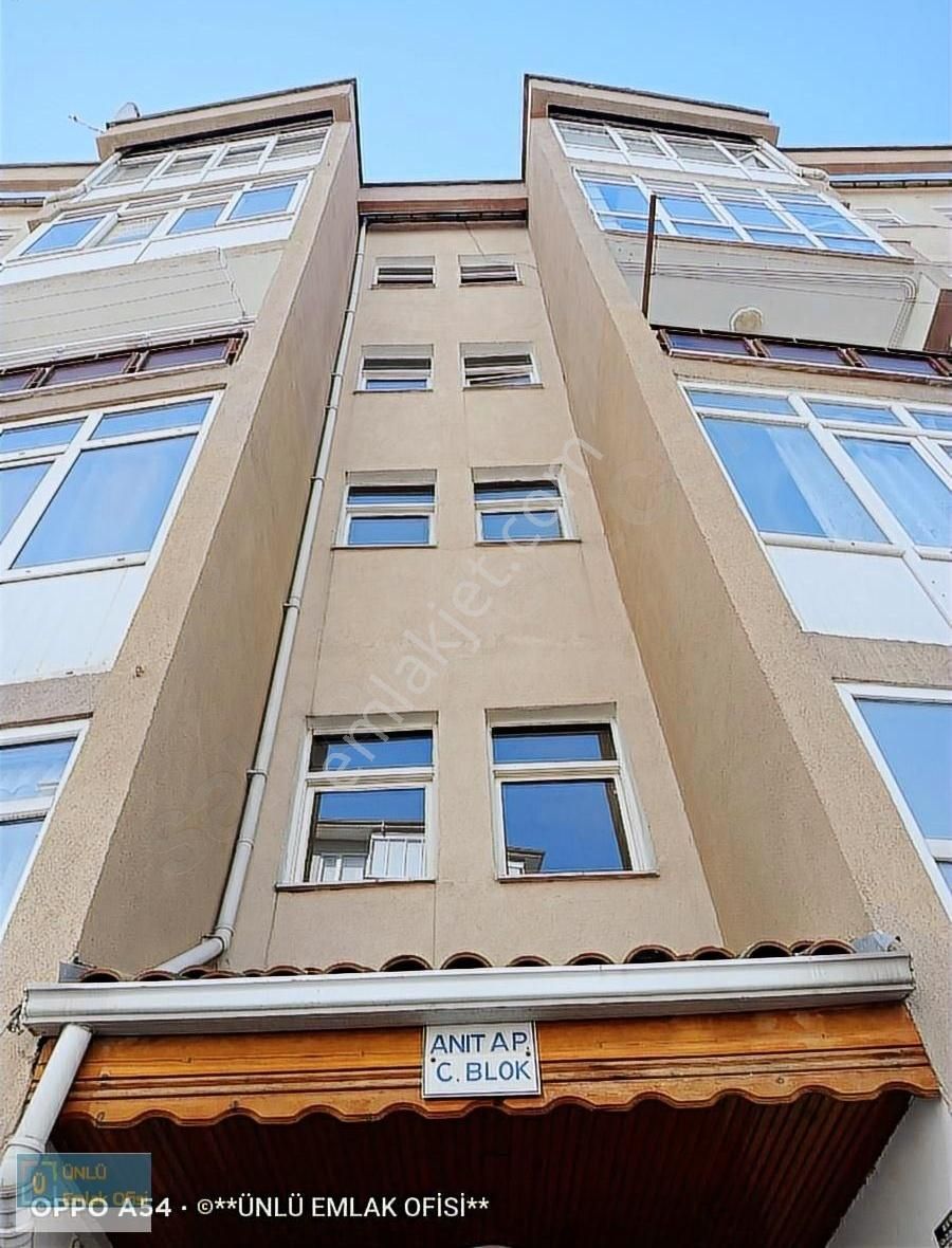 Ünlü Emlaktan Öğretmen Evi Mevkiinde Kiralık 3+1 Arakat Daire