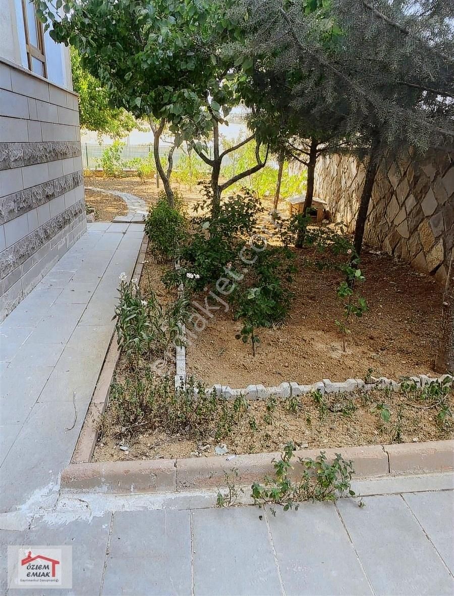 Temelli Yenıhısar Mahallesinde Ara Kat 200m2 3+1 Daire