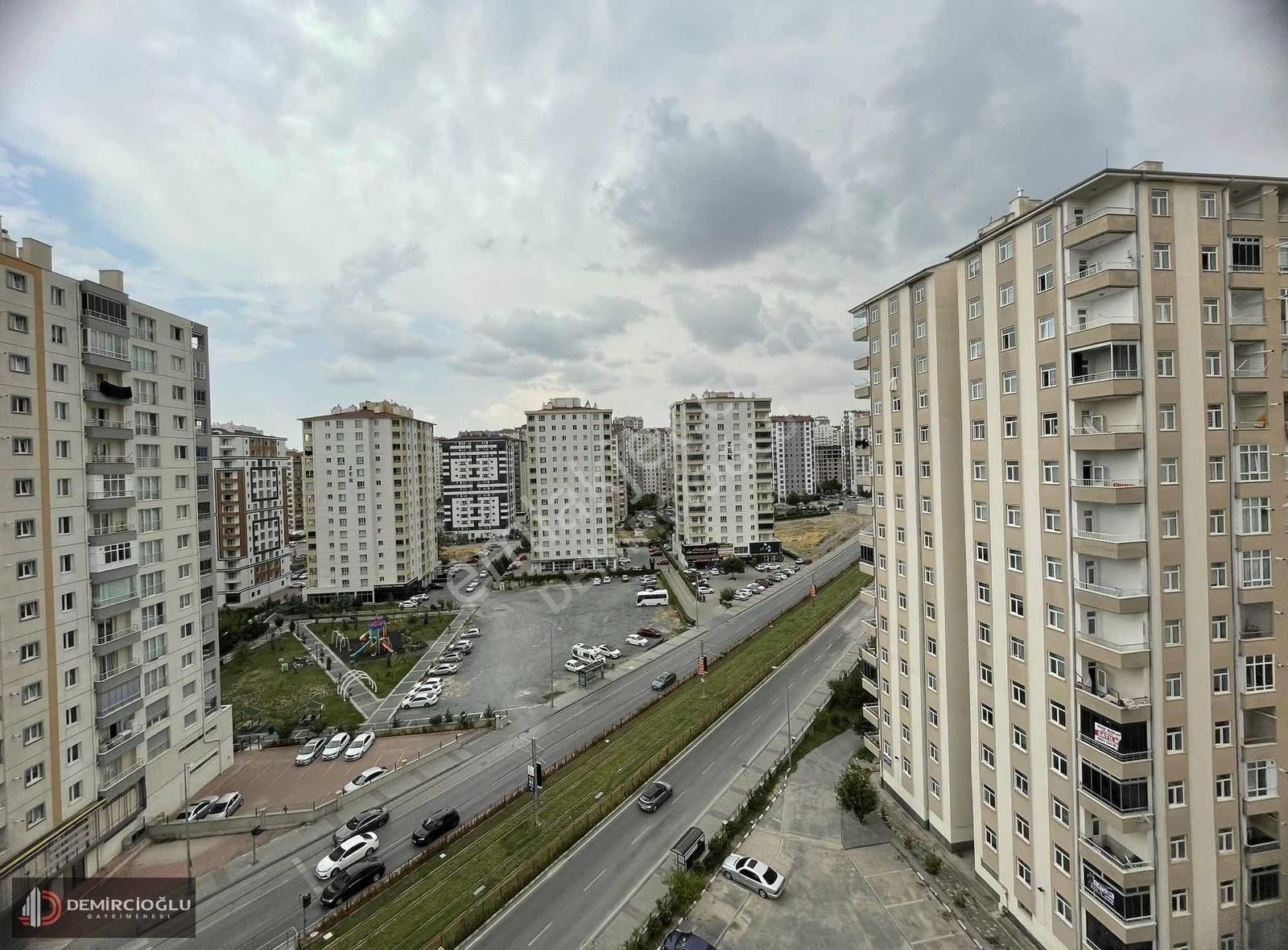 Üniversite Karşısında/tramvay Hattında/3+1/fırsat Dairesi