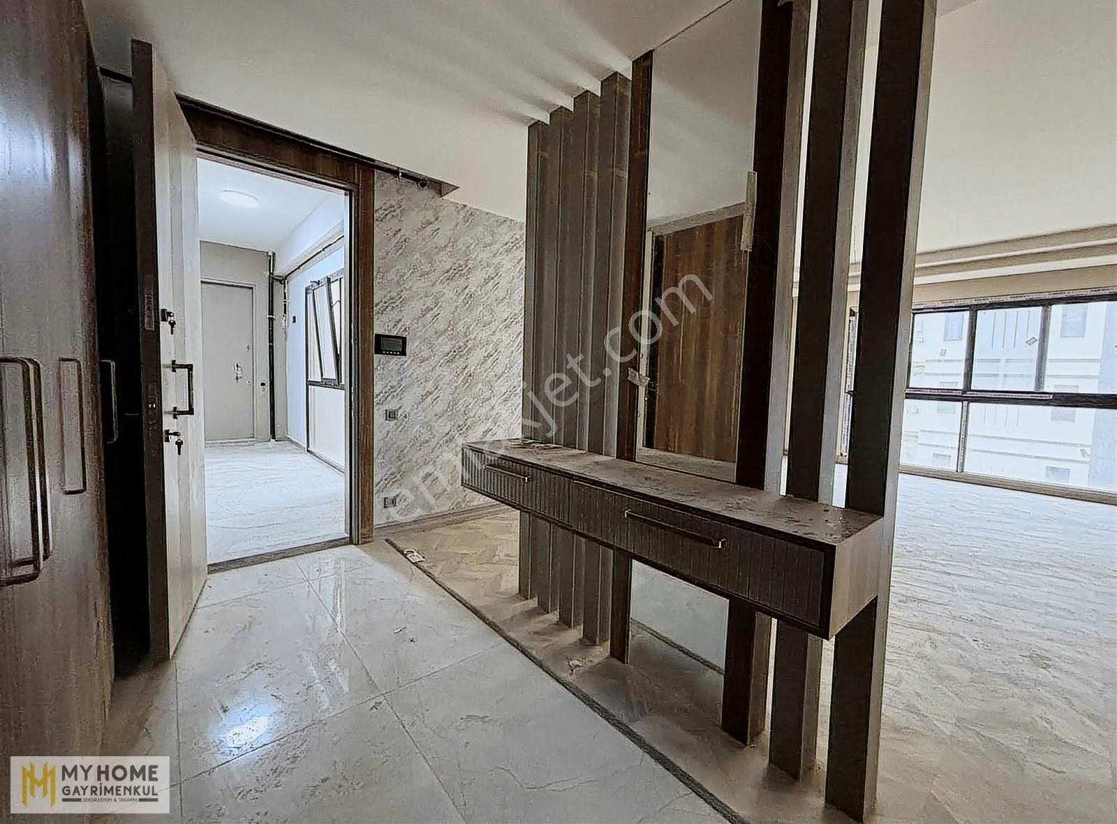 Myhome'dan Mezitli Kuyuluk'da Prestijli Sitede 5+1 Satılık Daire