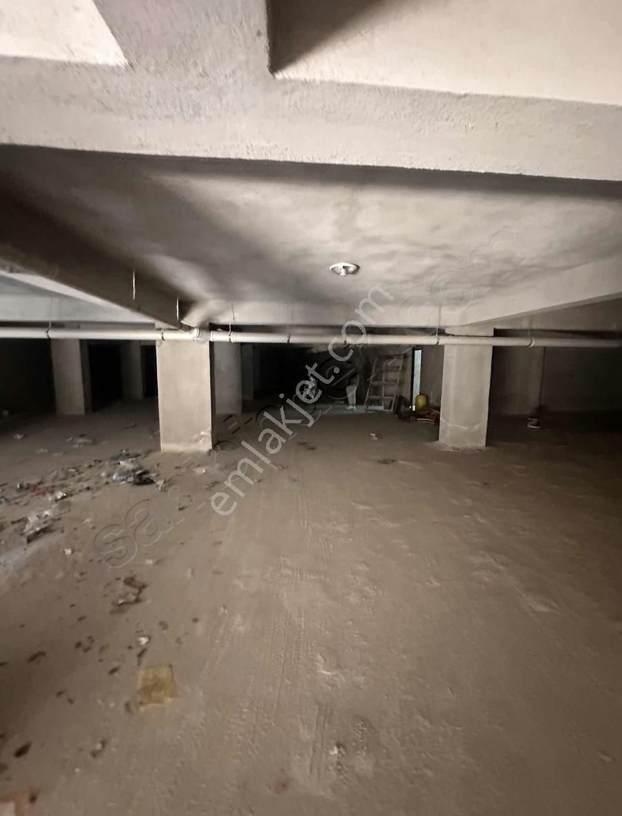 Ayrancılar Merkez'de Anacadde Üzeri D.gazlı Otoparklı Ruhsatlı