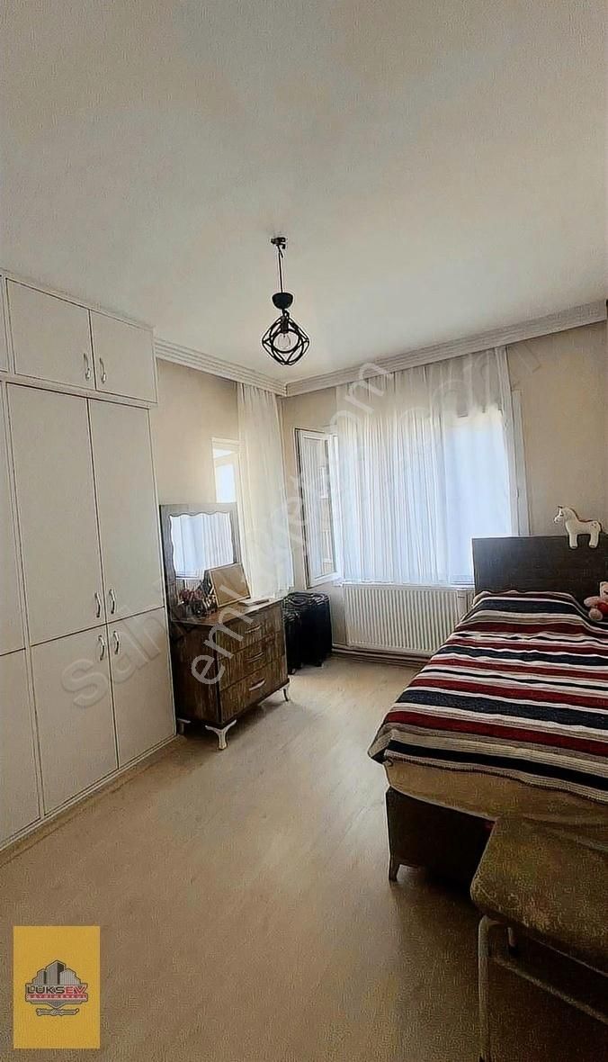 Şehrin Göbeğinde Satılık 2+1 Ara Kat Daire