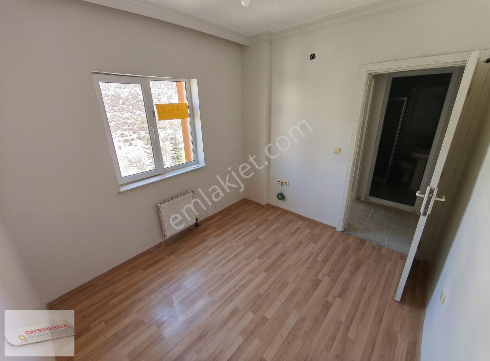 Üniversite Emlaktan Üniversite Tokide Satılık 2+1 Geniş Daire!!!