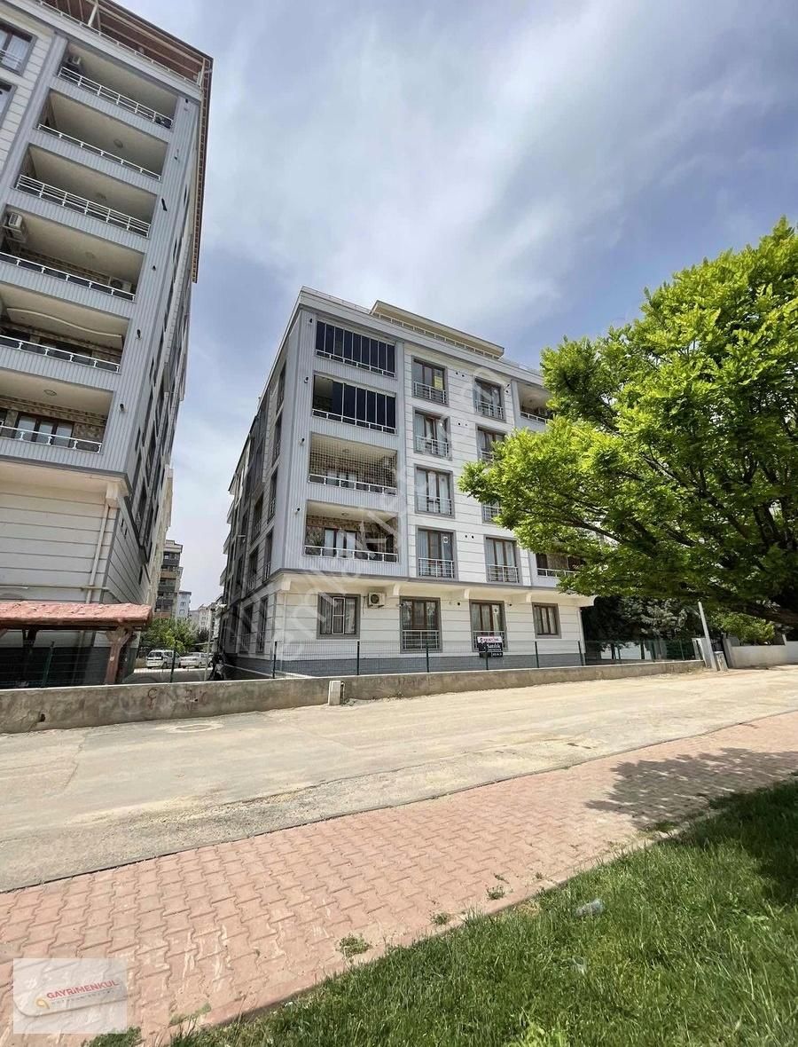 Üniversite Emlaktan Park Manzaralı Satılık Geniş 3+1 Daire
