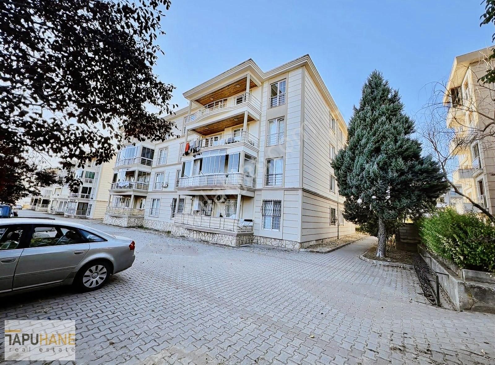 Tapuhane'den Hendek Beyzade Sitesinde 3+1 Kiralık Daire