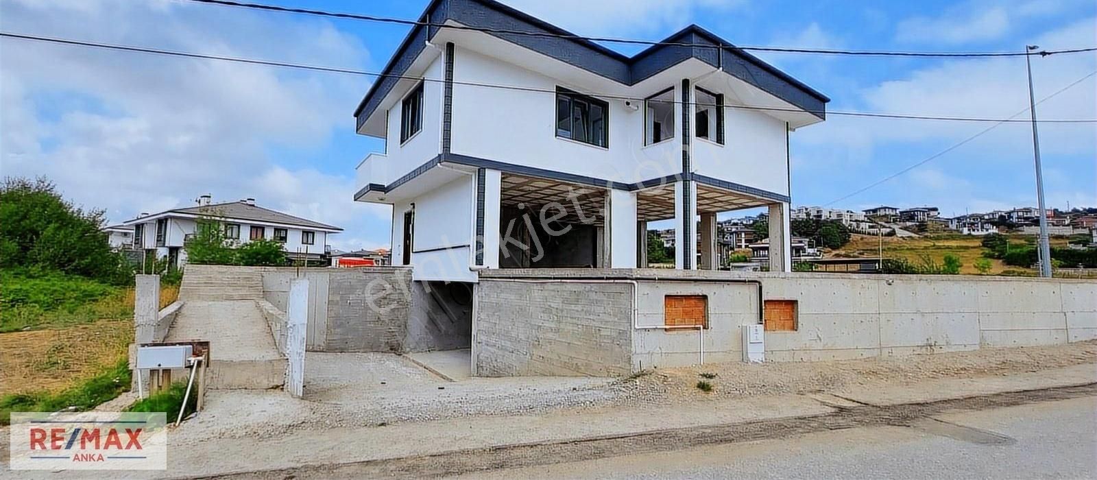 Remax Anka'dan Çayırlar Cad. 400 M2 Kurumsal Kiralık Ana Cadde