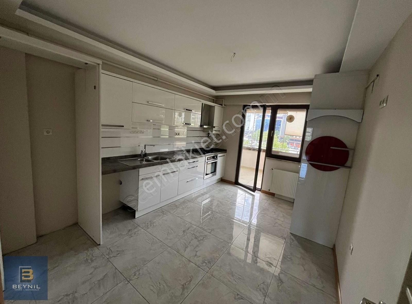 Beynilden Ata Bulvarında Atakent 1 Sitesinde Kiralık 3+1 Daire