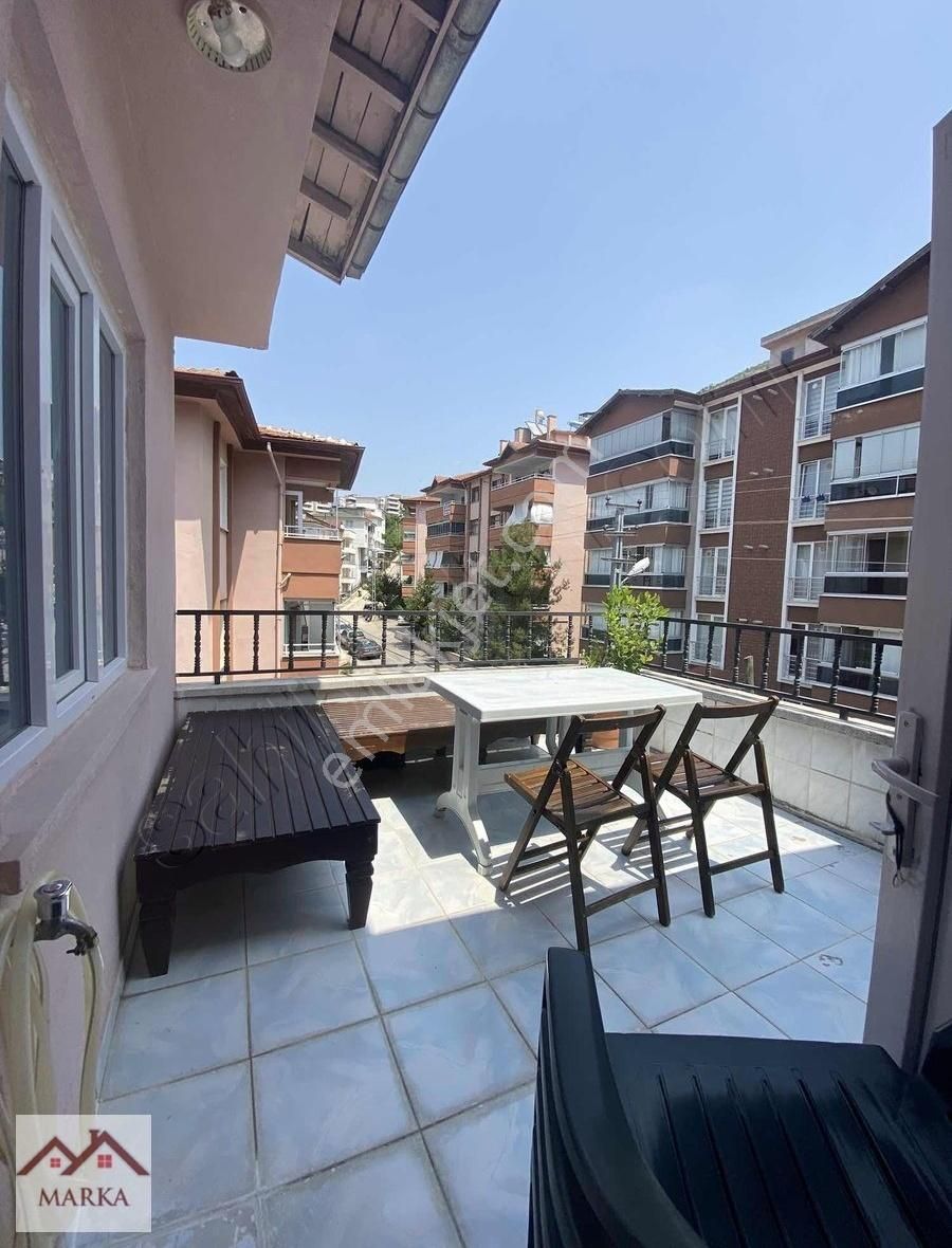 Merkezi Konumda Acil Satılık 4 Katlı Villa Tadında Bahçeli Ev