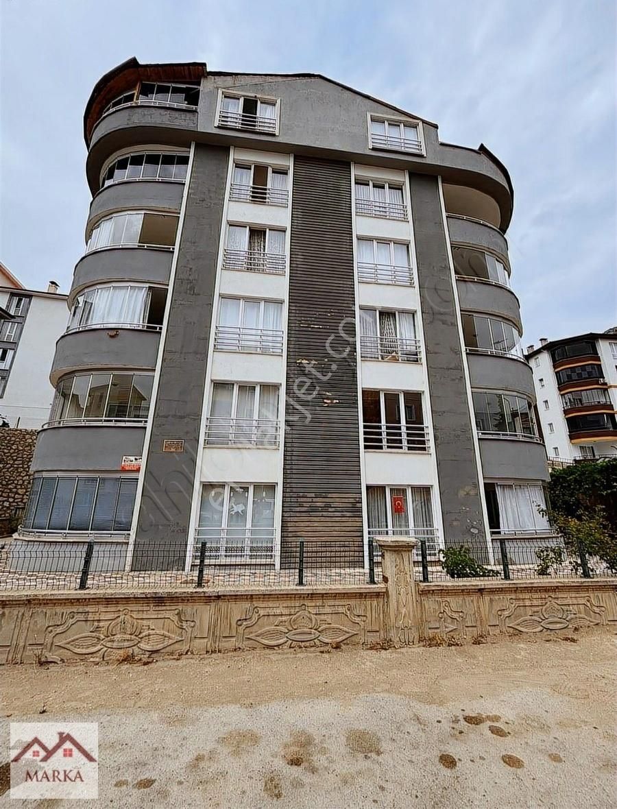 Fatih İlköğretimin Arkasında 180 M2, 3+1 Ara Kat Satılık Daire