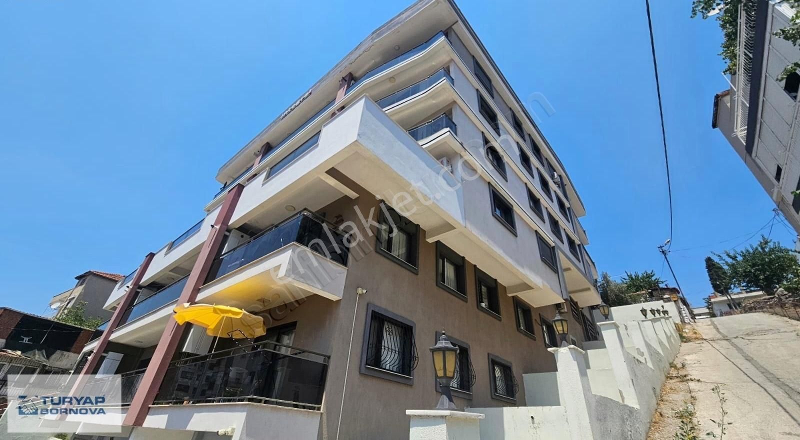 Karşıyaka Anadolu Caddesinde Genç Satılık 3+1 Daire