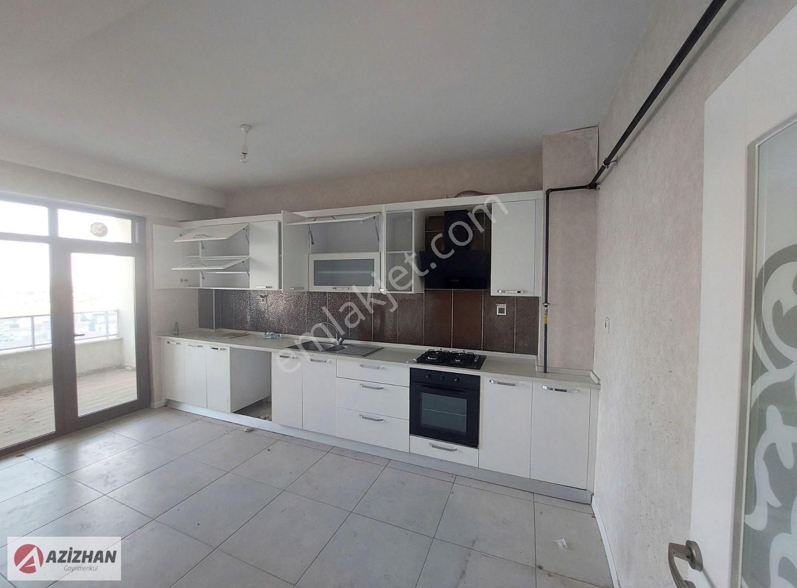 Azizhan Gayrimenkul'den Çimenlik Mahallesinde Kiralık 3+1 Daire