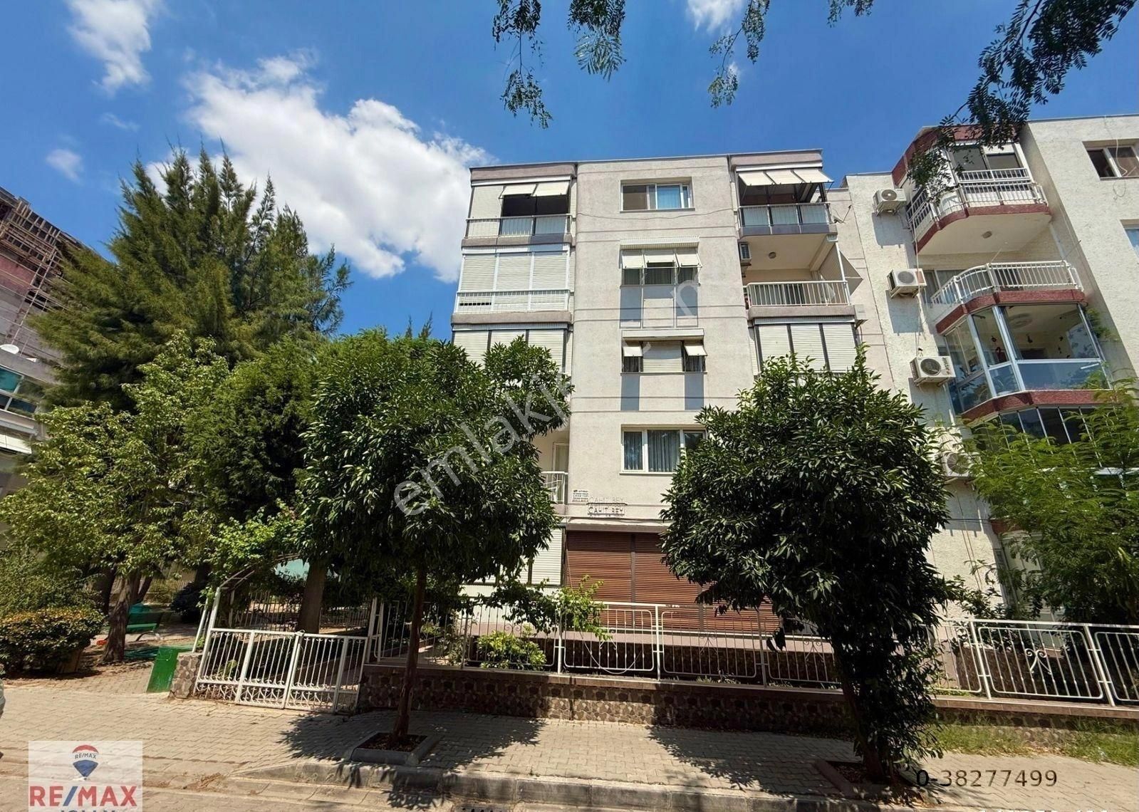 Karşıyaka Bahriye Üçok Mahallesinde 3+1 Eşyalı Kiralık Daire