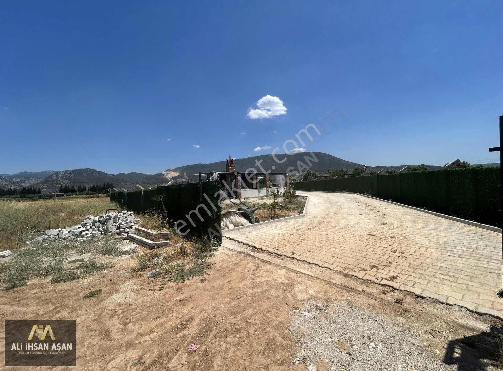 Muğla Milas Hayıtlı Mahallesinde Satılık 517 M2 Arazi