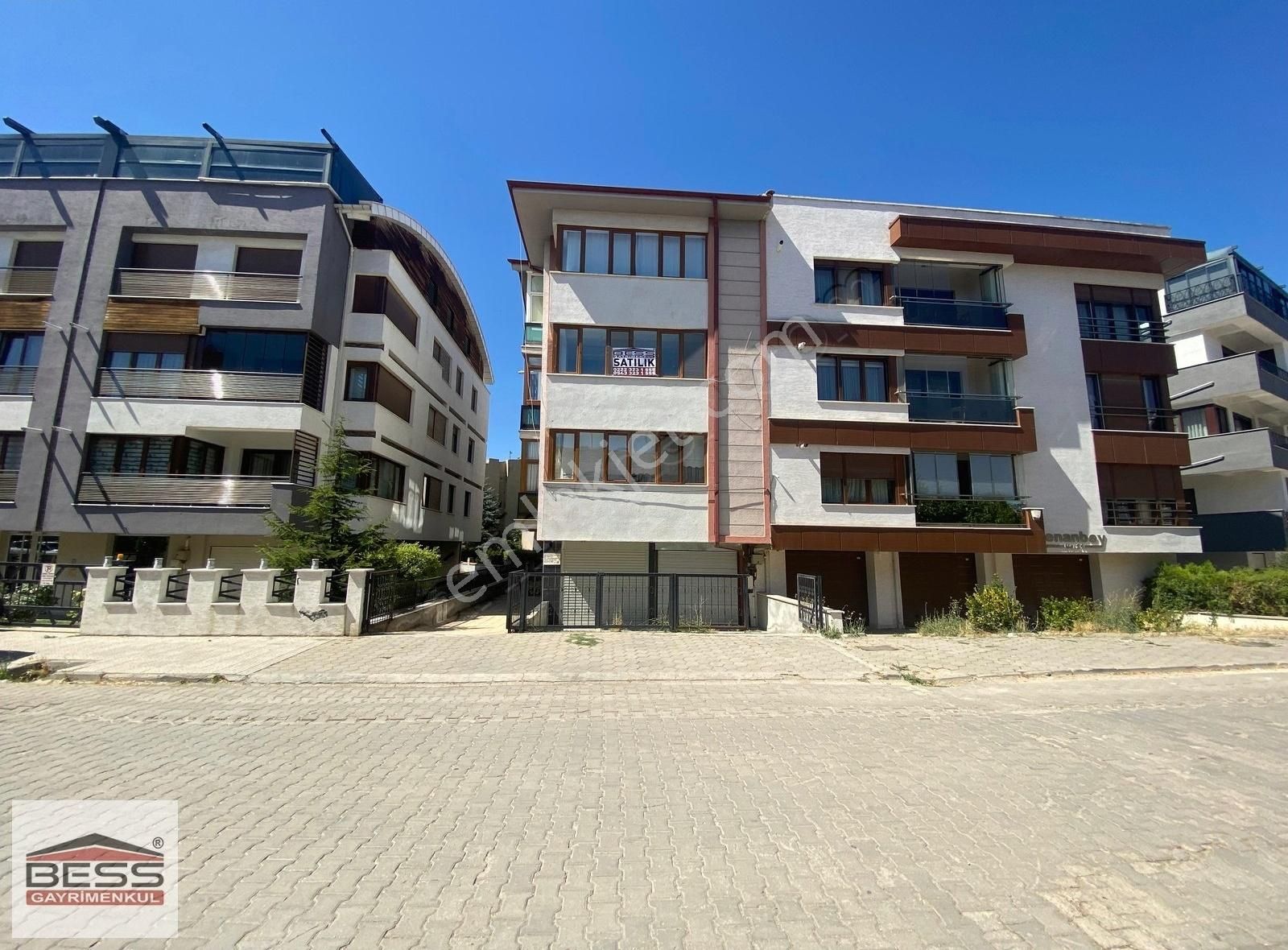 Bess'den Sümer Mahallesinde Porsuk Çayı Yakını Satılık 2+1 Daire