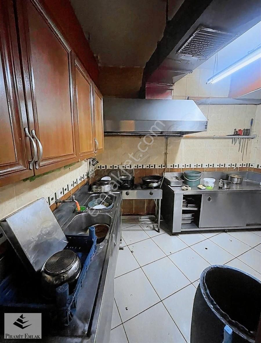 Piramit Gm' Den Erzurum Merkezde 68 M2 Devren Satılık Lokanta