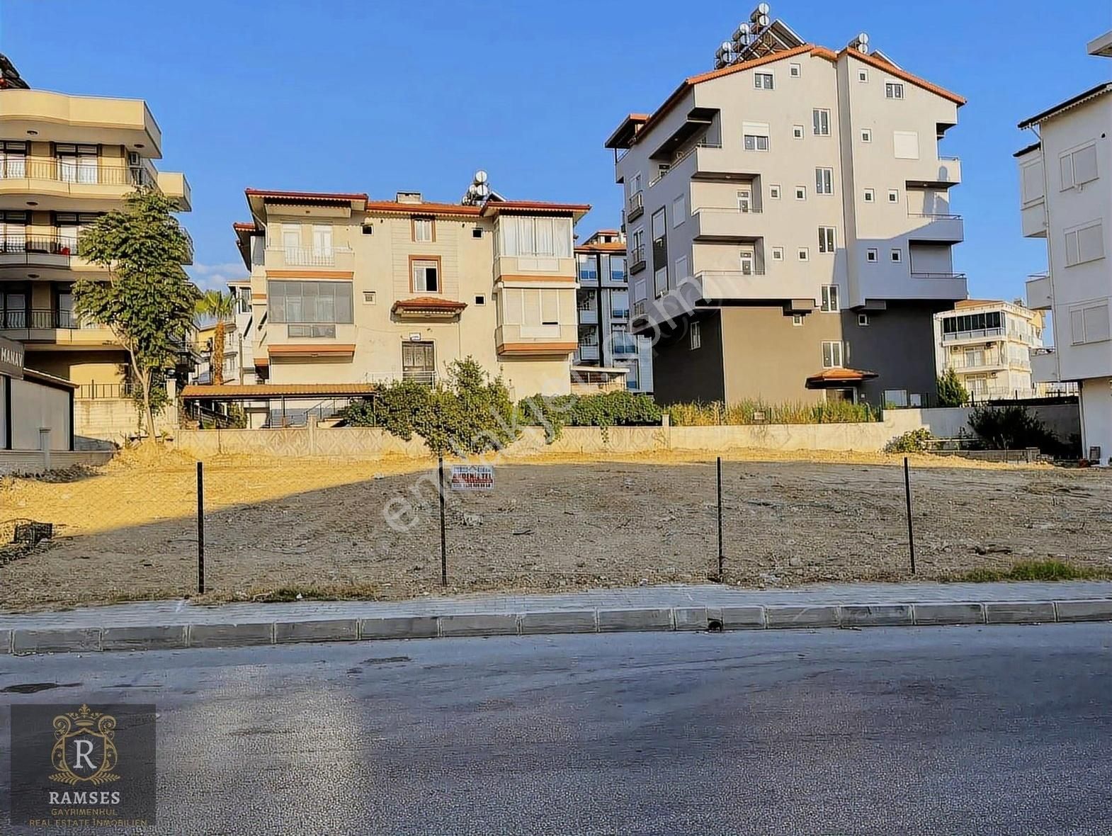 Migros Kavşağında Kiralık Arsa