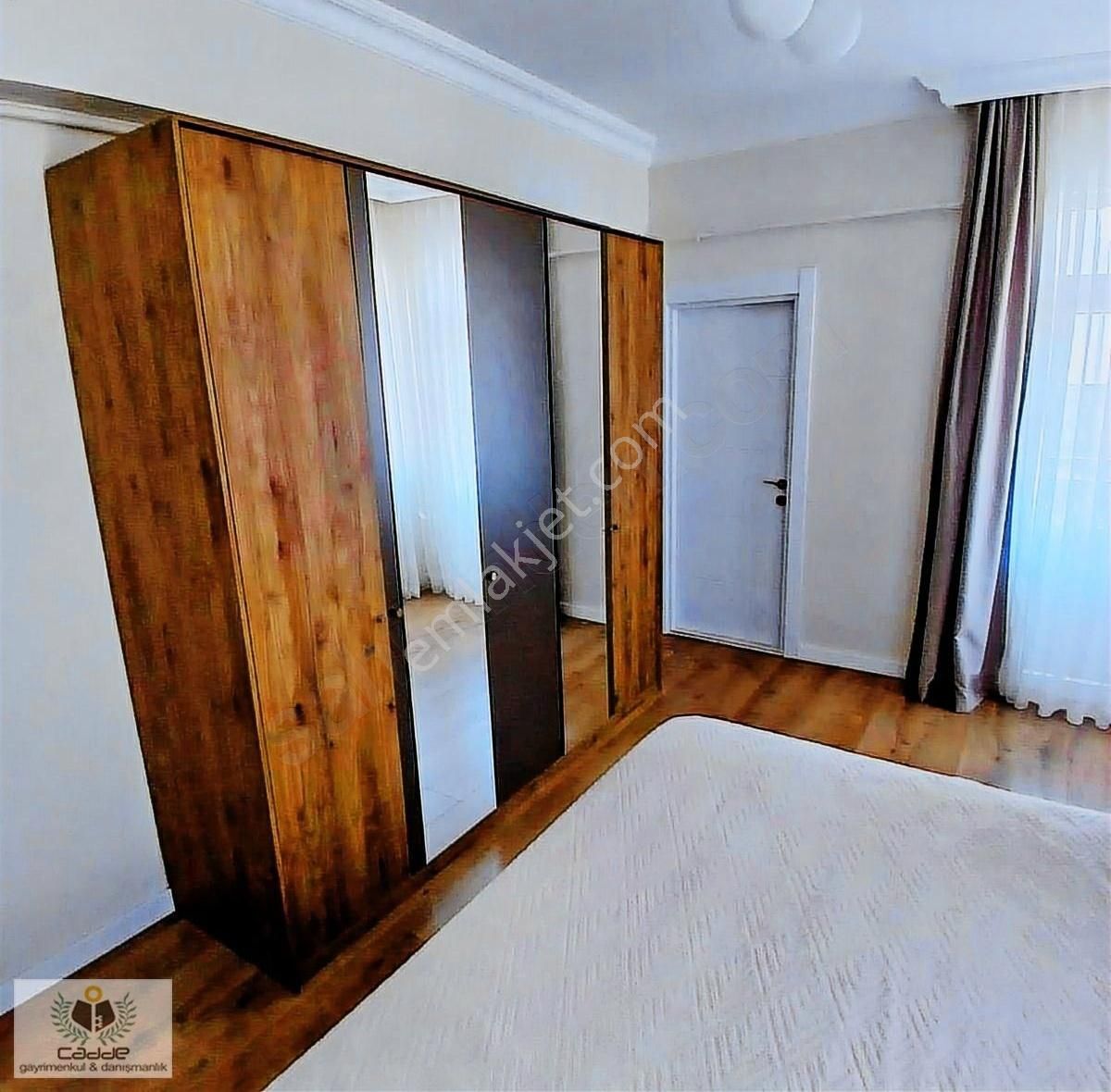 Gürsu'da Denize Yürüme Mesafesinde Eşyalı Satılık 3+1 Lüks Daire