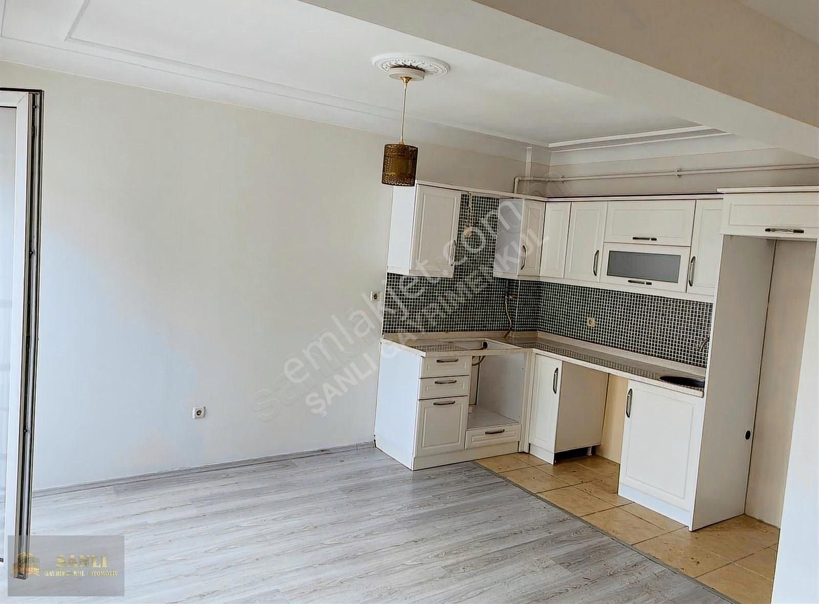 Şanlı Gayrimenkulden Myra 3'te Kiralık 2+1 Çatı Dubleks
