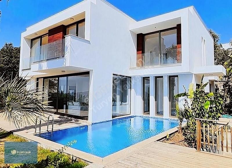 Yalıkavakta Deniz Manzaralı,4+1,otoparklı