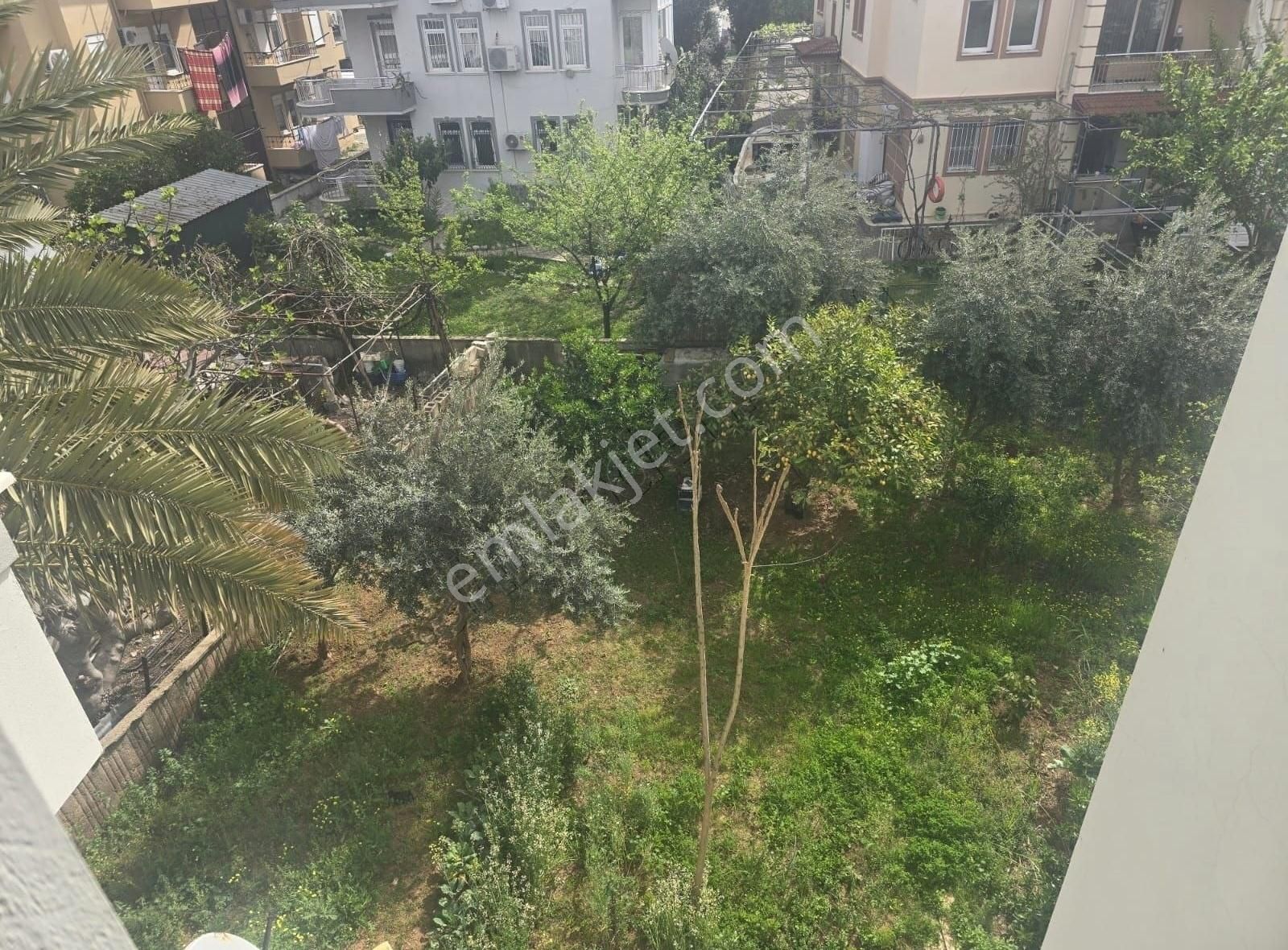 Tuzlada 230 M² Geniş Kullanım Alanlı 4+1 Satılık Daire