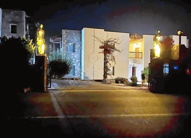 Panoramik Deniz Manzaralı Elit Sitede Daire - Görsel 3