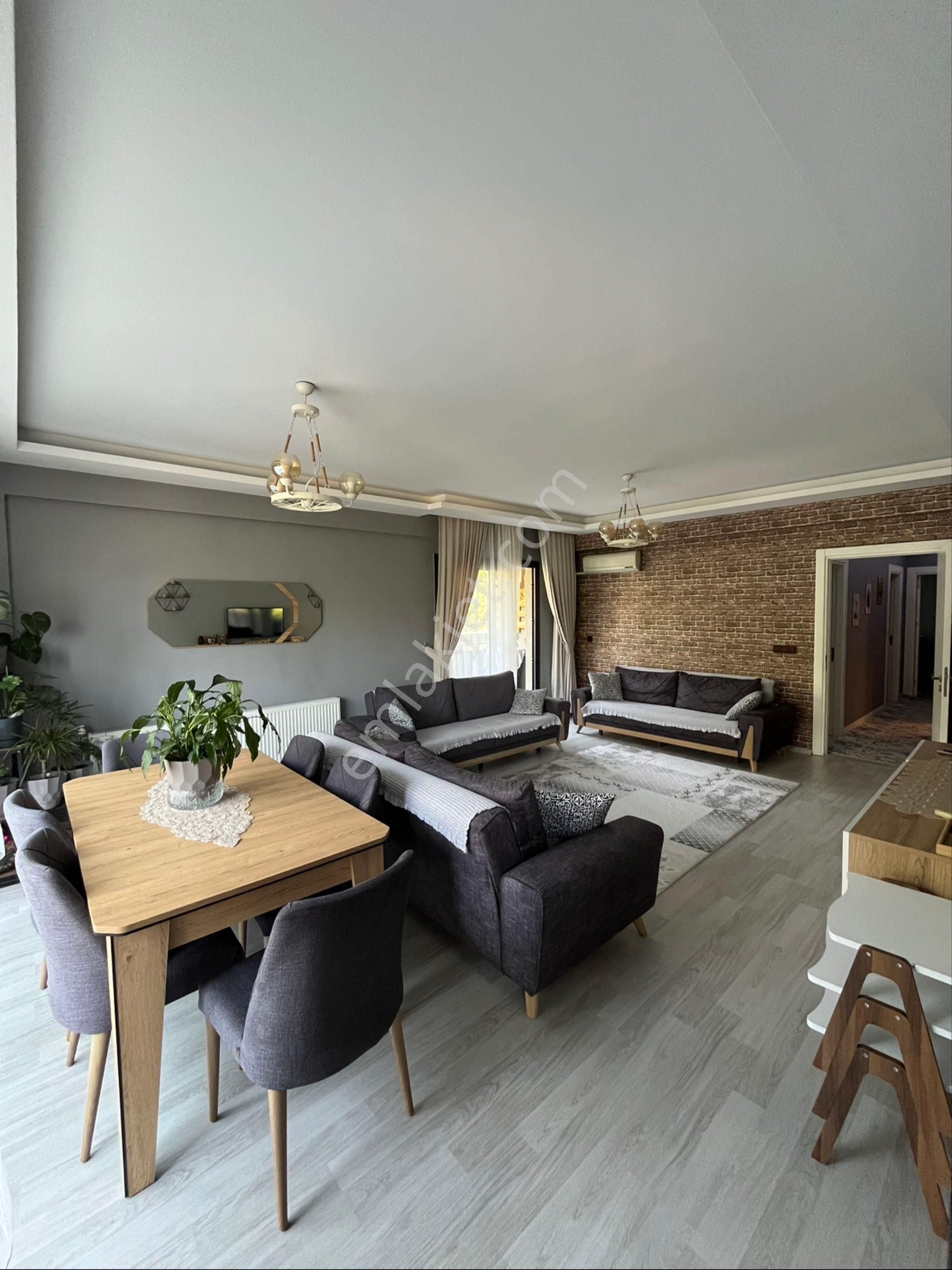 Devrim Mahallesinde Site İçerisinde Satılık Geniş Ferah Daire - Görsel 15