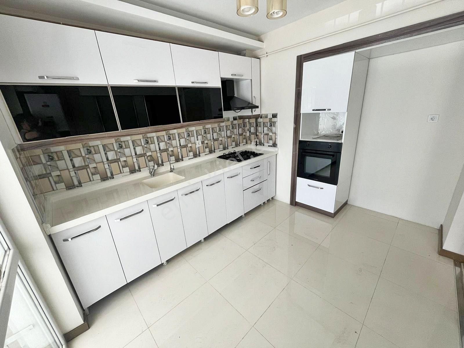 * Okullar Bölgesinde Merkezi Konum Ful Yapılı %50 Kredili 3+1 *