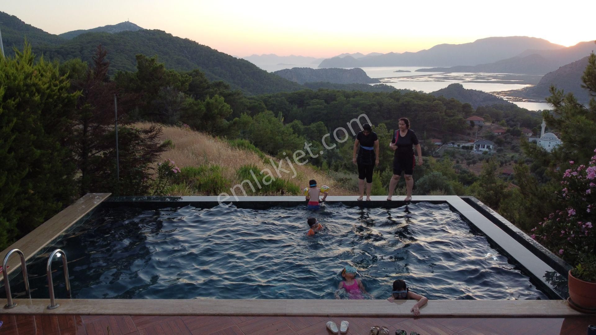 Rest Emlak- Emsalsiz Deniz Manzaralı Villa - Görsel 12