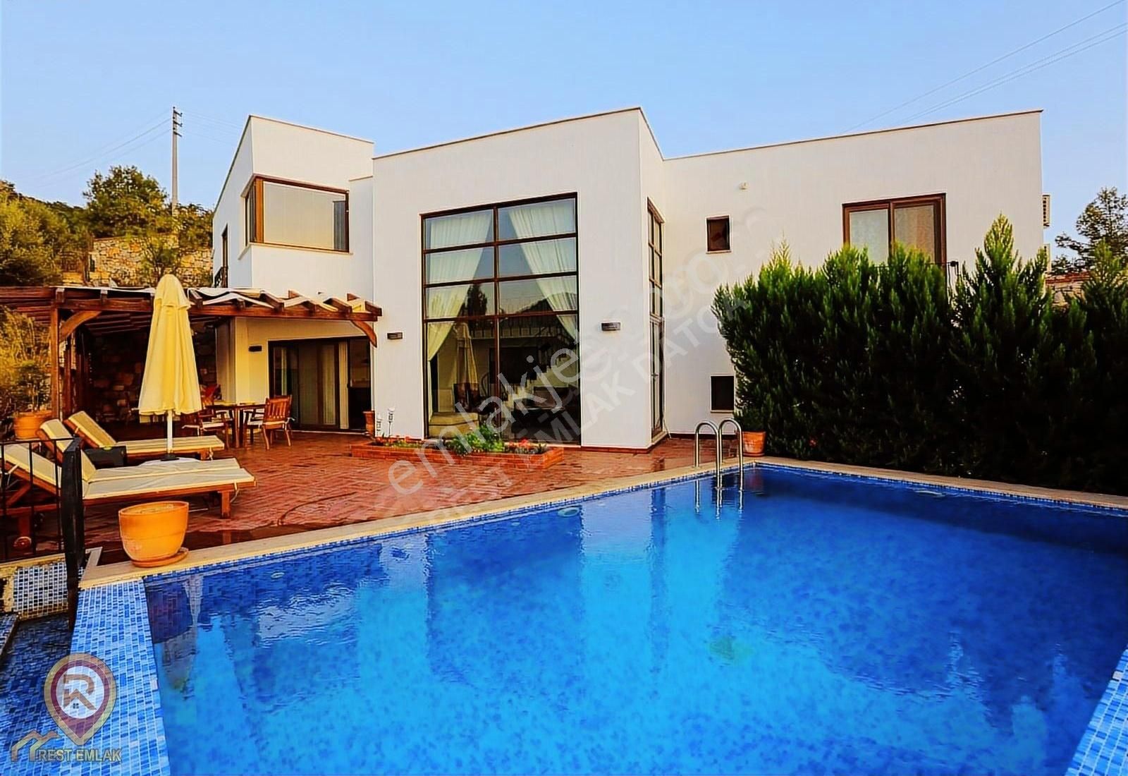 Rest Emlak- Emsalsiz Deniz Manzaralı Villa