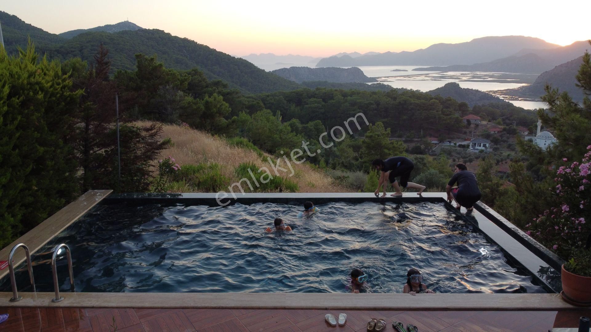 Rest Emlak- Emsalsiz Deniz Manzaralı Villa - Görsel 11