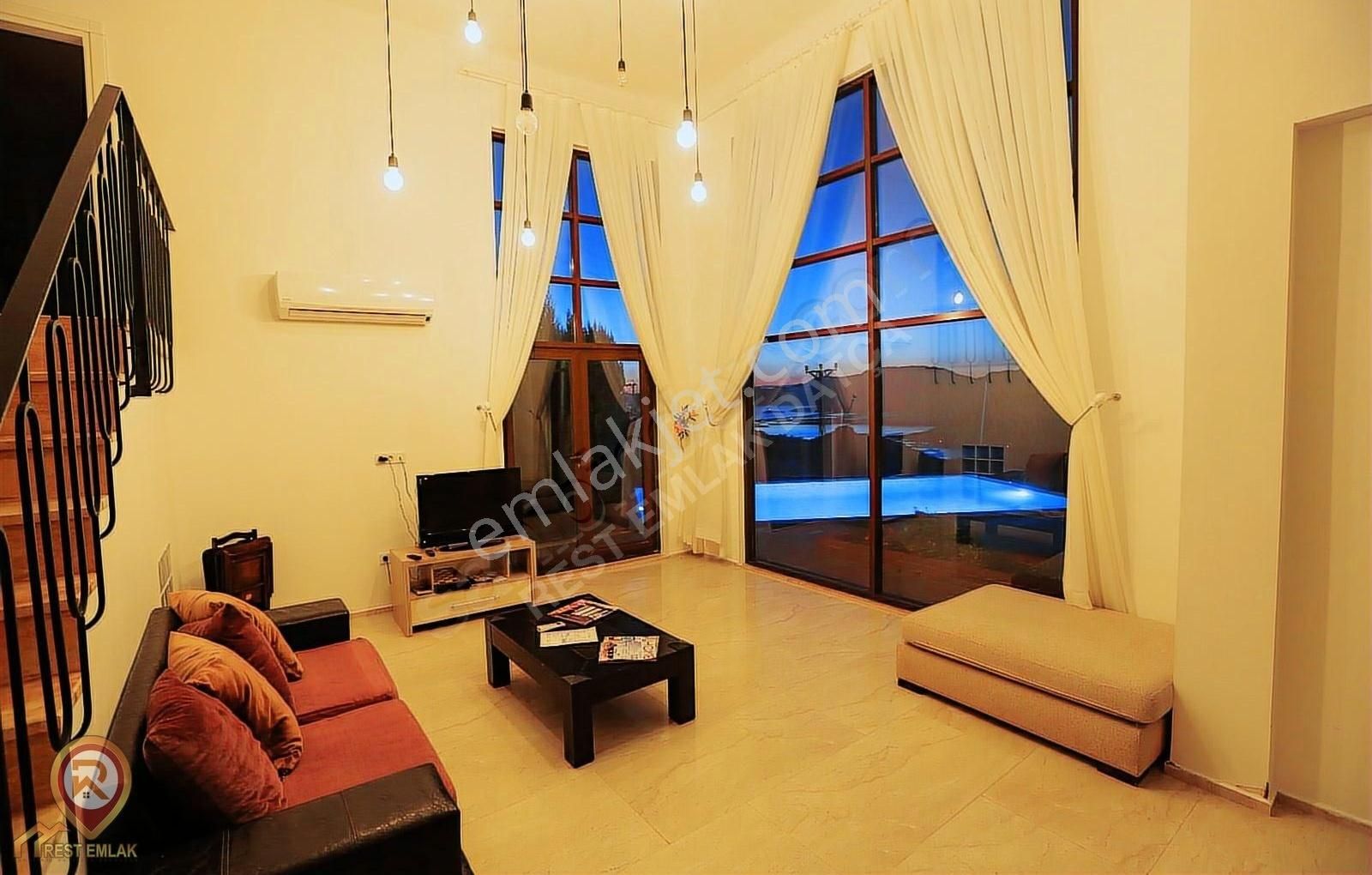 Rest Emlak- Emsalsiz Deniz Manzaralı Villa - Görsel 3