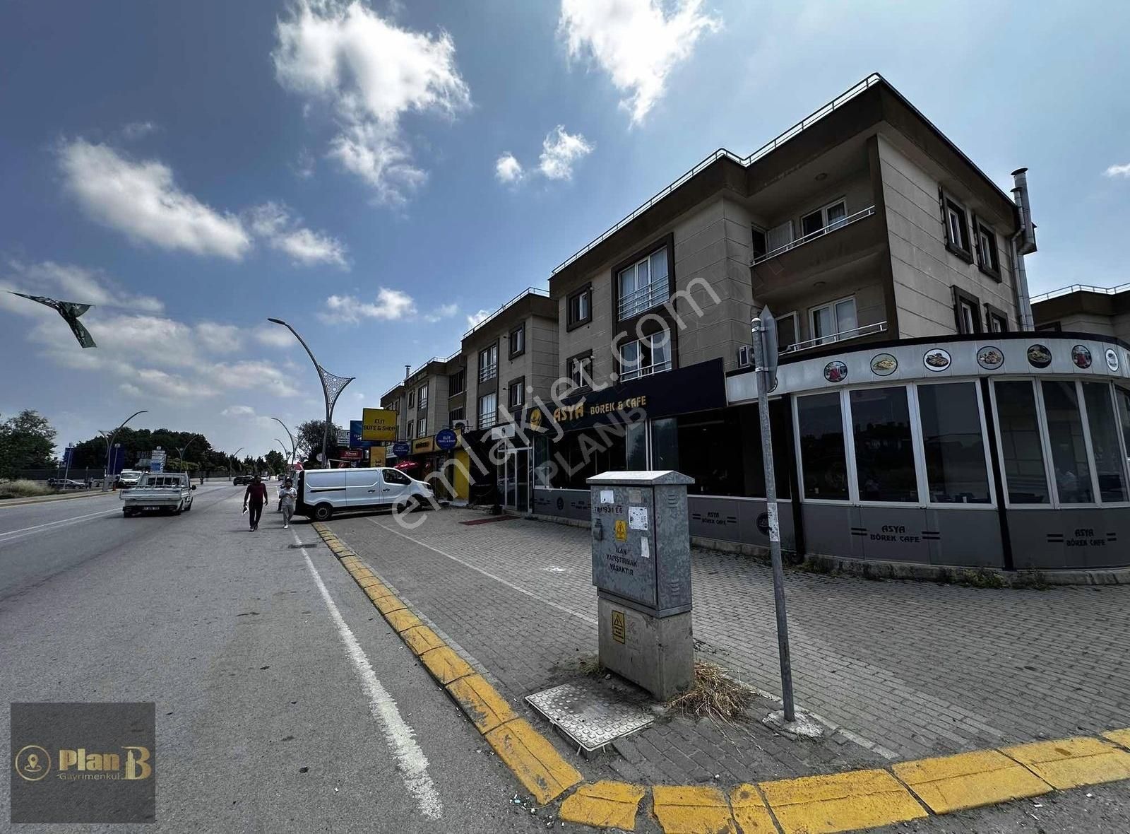 Bahçeşehir Koleji Yakını Geniş M2 1+1 Daire