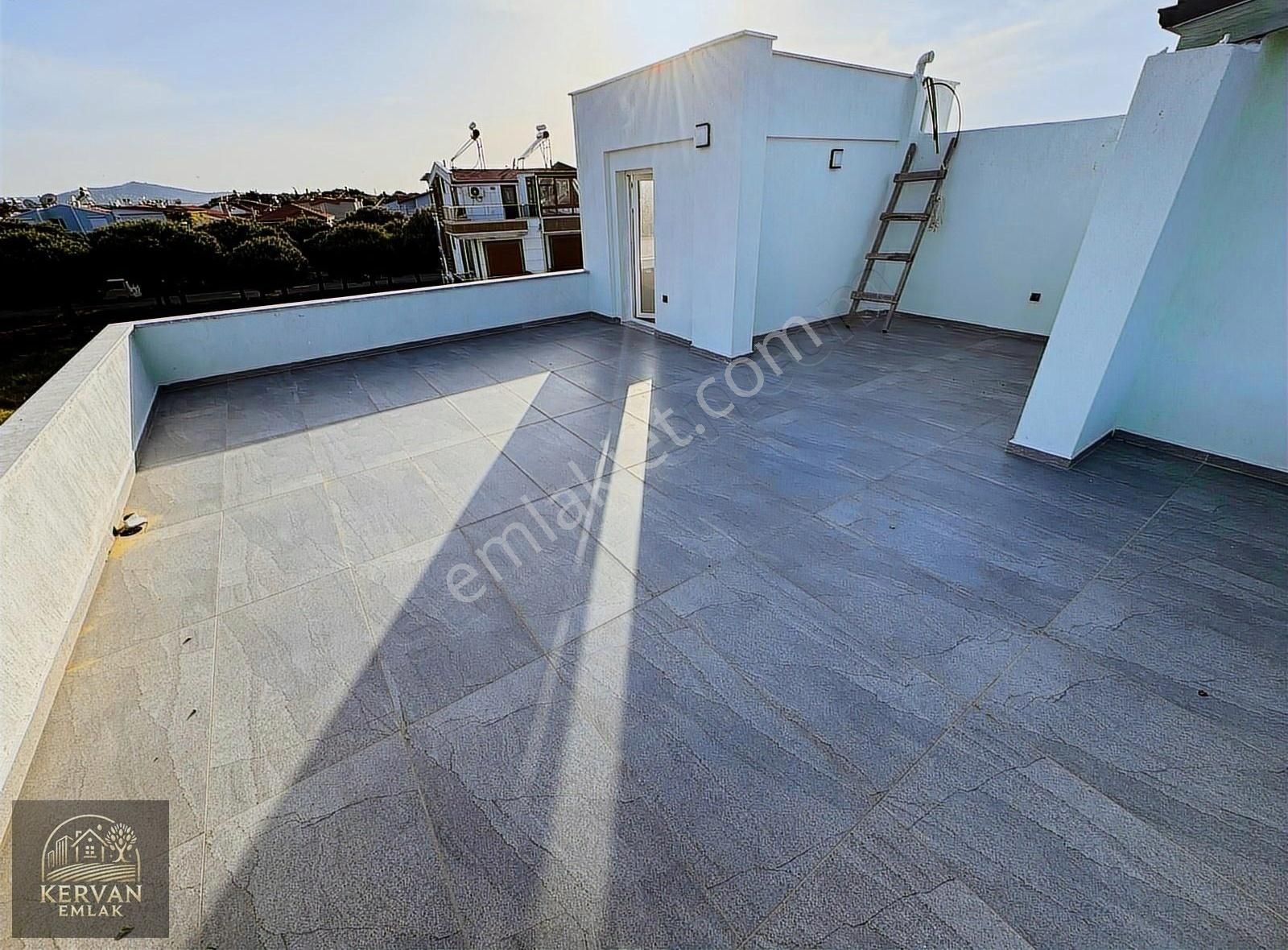 Kervandan Örende 3+1 Müstakil Tadında Triplex Villa