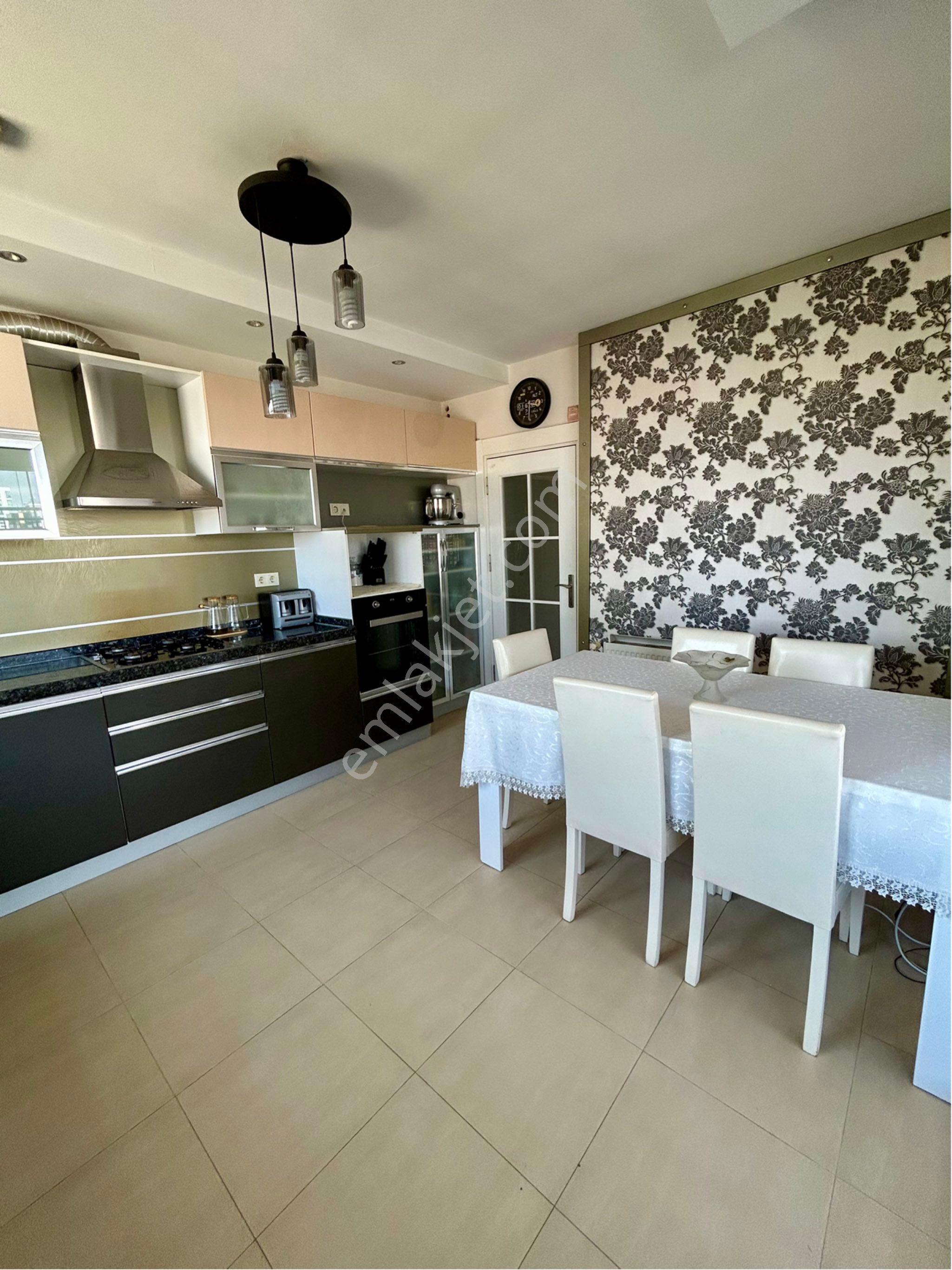 Flora Life 2’de Kafa Daire 3+1, 4+1 Üst Kat & Aquaparklı Havuzlu Site - Görsel 11