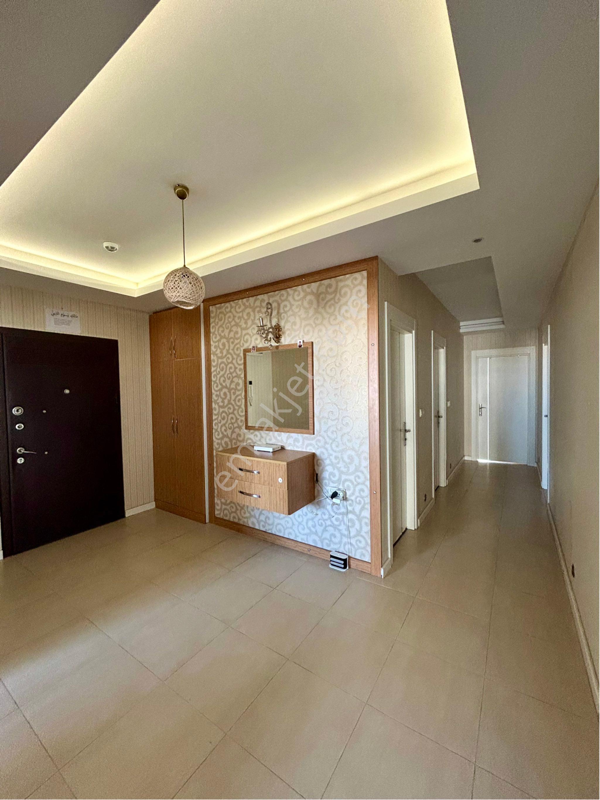 Flora Life 2’de Kafa Daire 3+1, 4+1 Üst Kat & Aquaparklı Havuzlu Site - Görsel 3