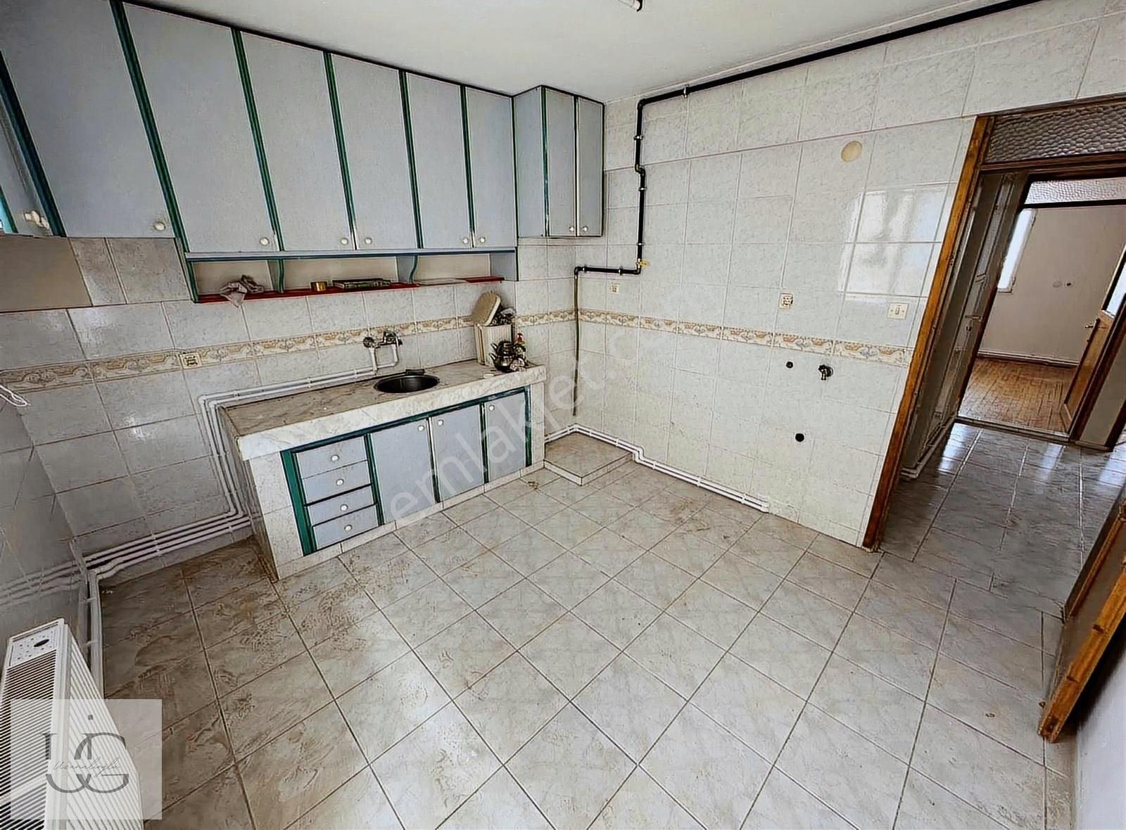 Bozyaka Cadde Üzeri 110 M2 Doğalgazlı 2+1 Çift Cephe