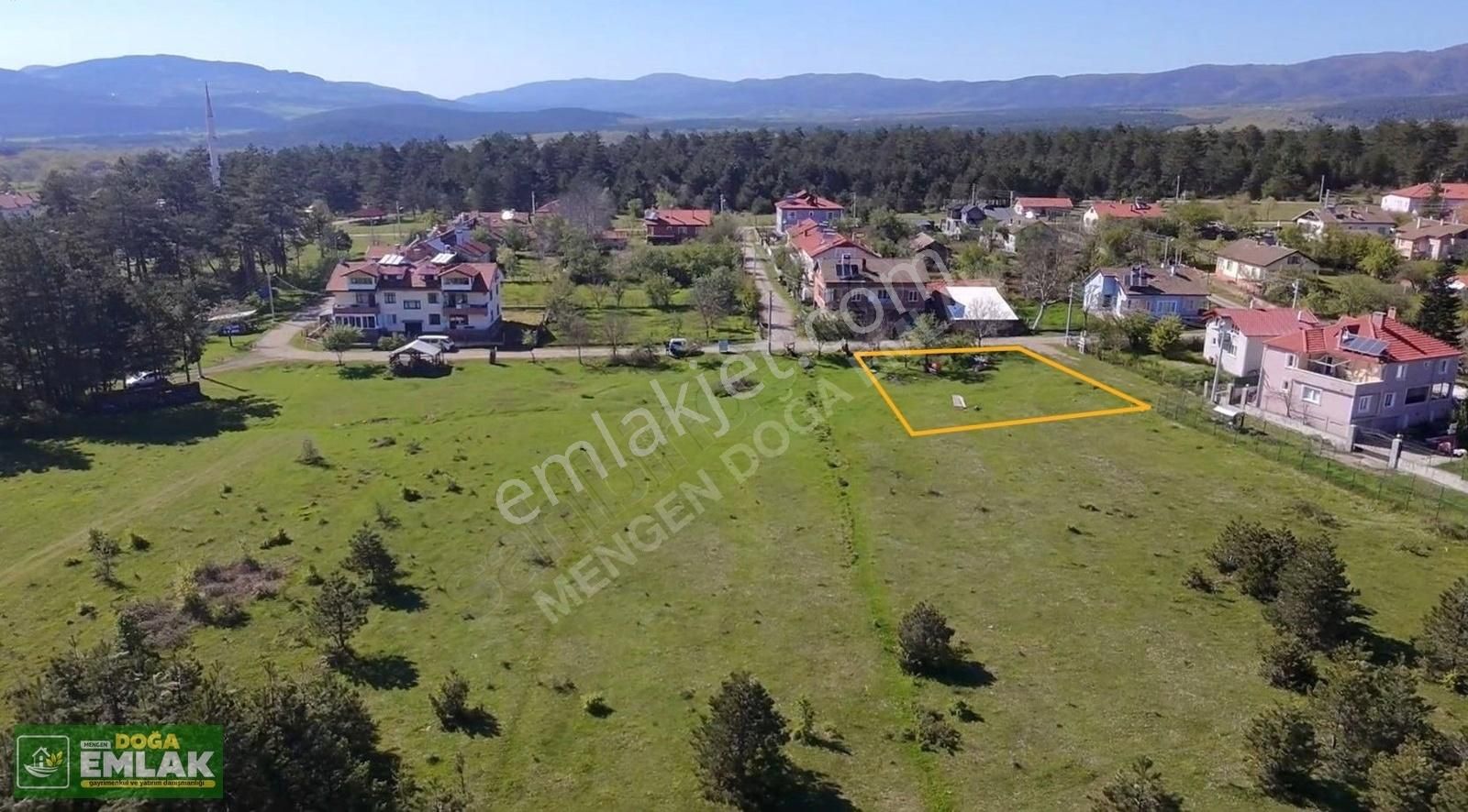 Mengen Teberikler Köyünde İmarlı Ve Köy İçi Satılık Arsa