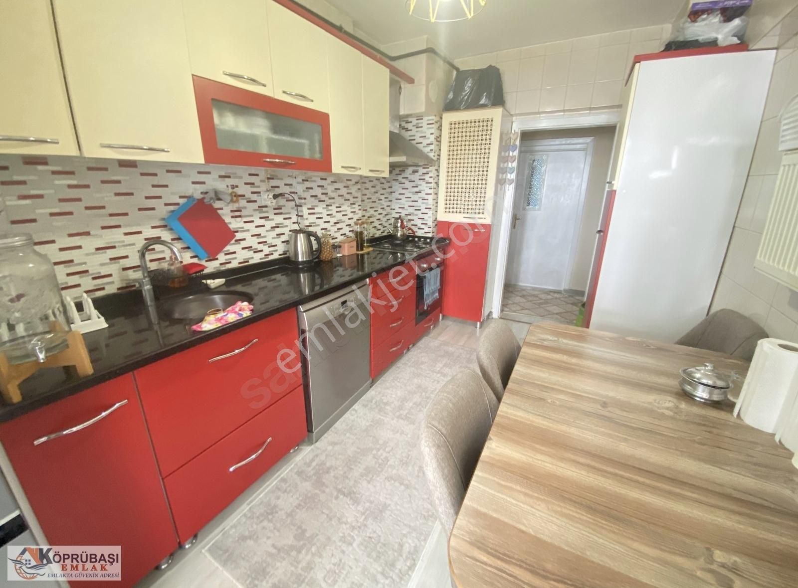 Köprübaşı Emlaktan Merkezi Konumda 3+1 Arakat Daire 2.600.000 Tl