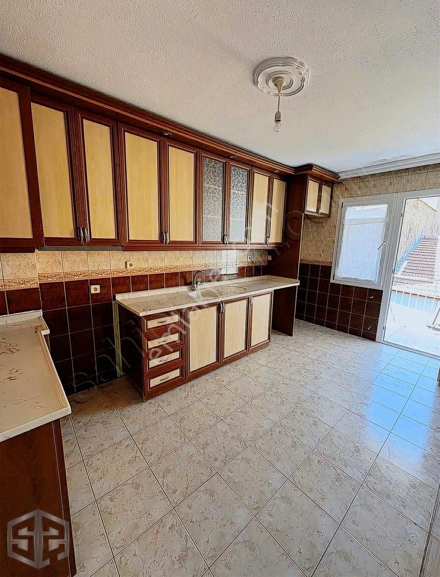 İzmir Selçuk Cumhuriyet Mahallesinde Geniş, Yatırımlık 3+1 - Görsel 6