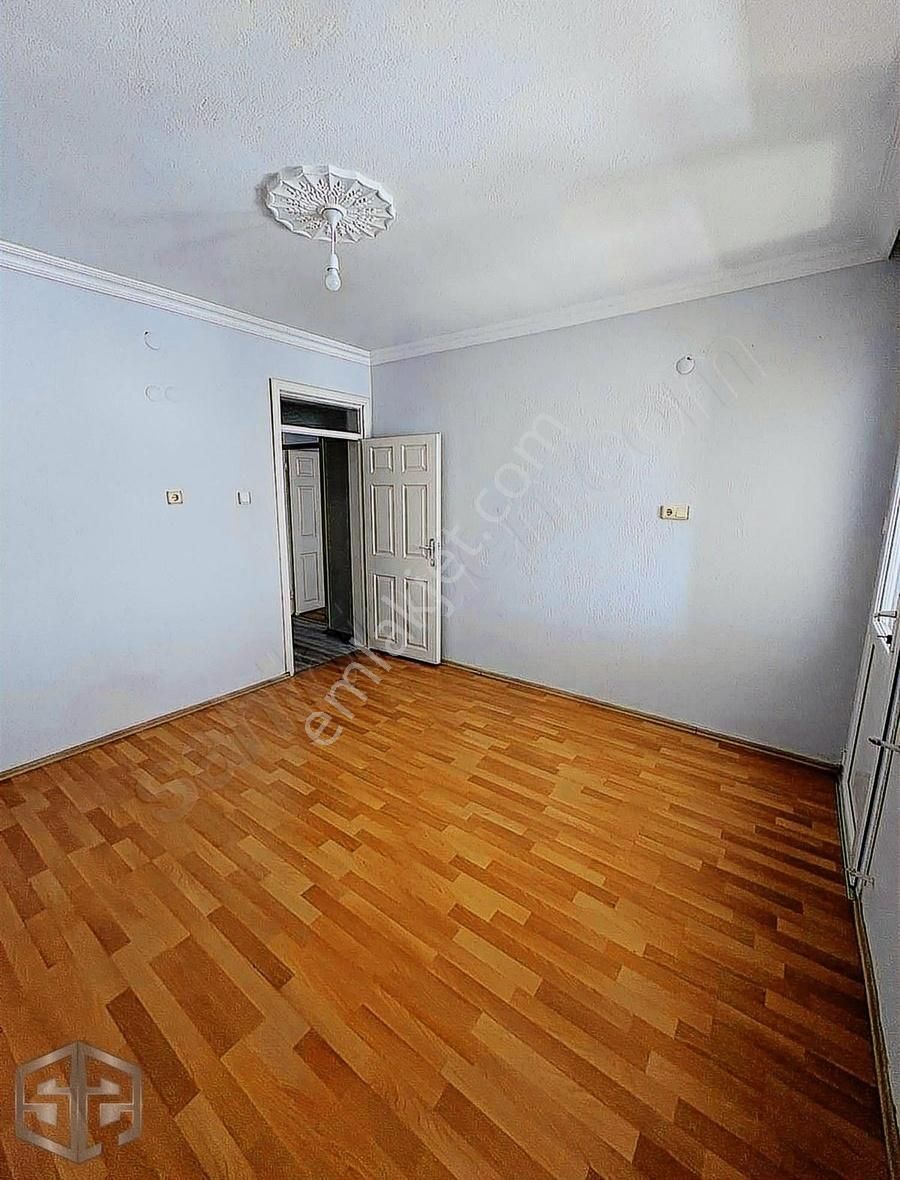 İzmir Selçuk Cumhuriyet Mahallesinde Geniş, Yatırımlık 3+1 - Görsel 2