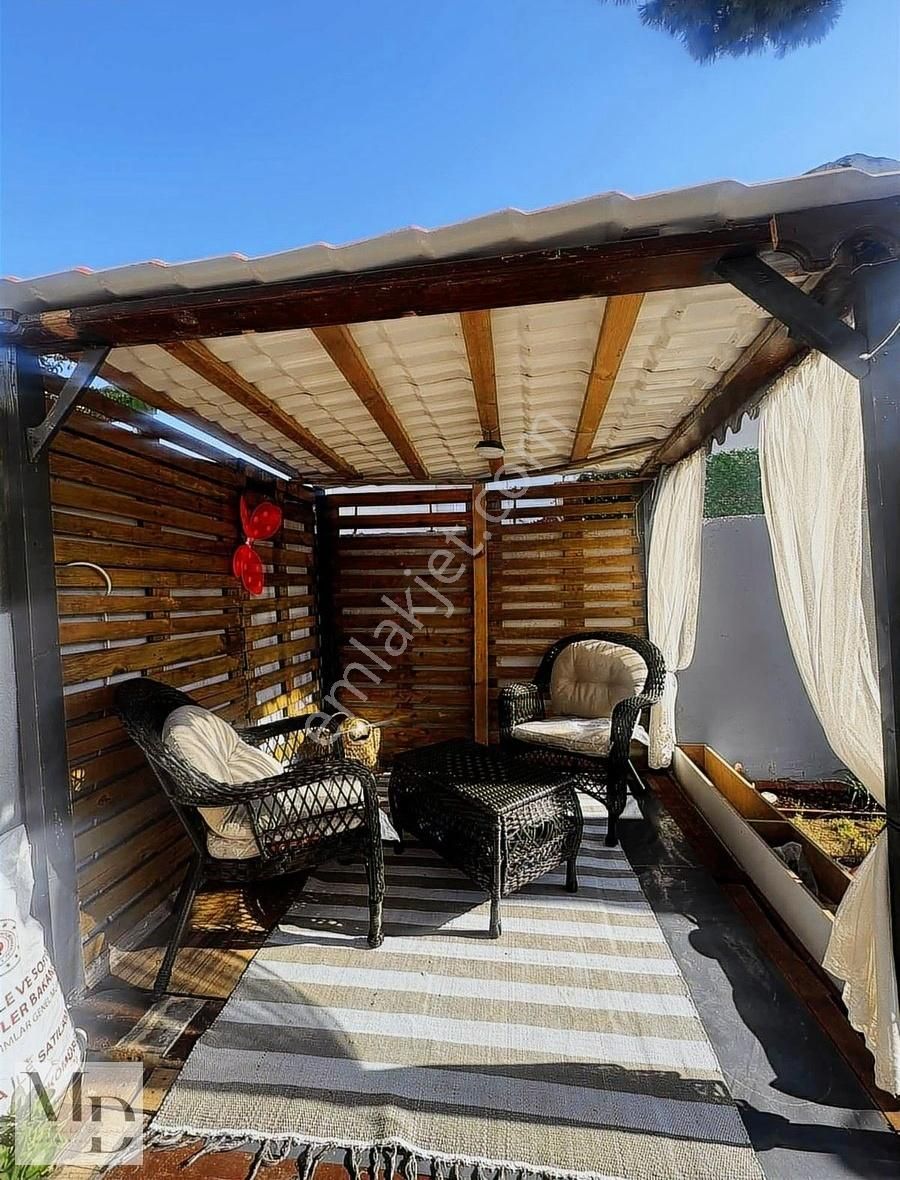 Alaçatı Göbene Bölgesi 3+1 Bahçeli Aylık Villa