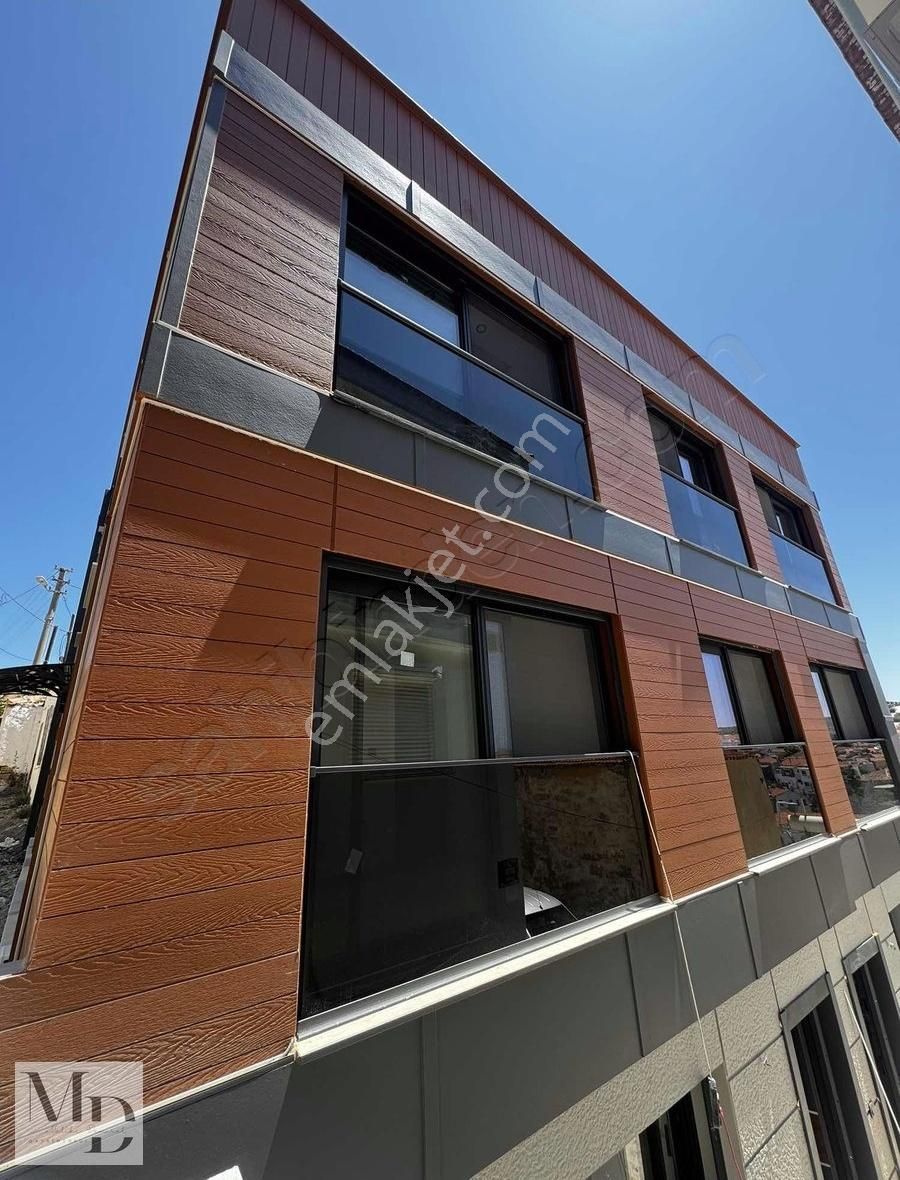 Çeşme Merkez De 1+1 Ay Ödemeli Kiralık Boş Daire