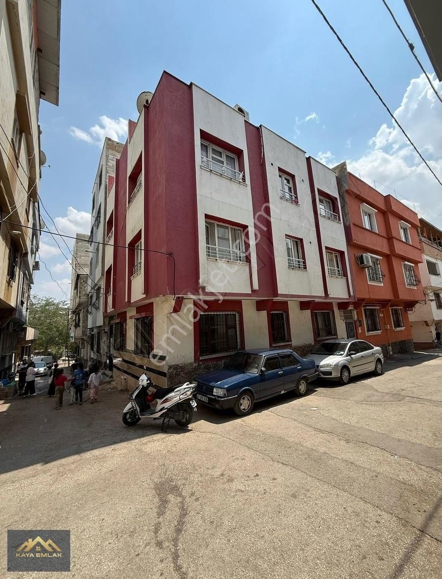 Güneş Mahallesi Köşebaşı 3 Katlı Müstakil Yatırımlık Bina