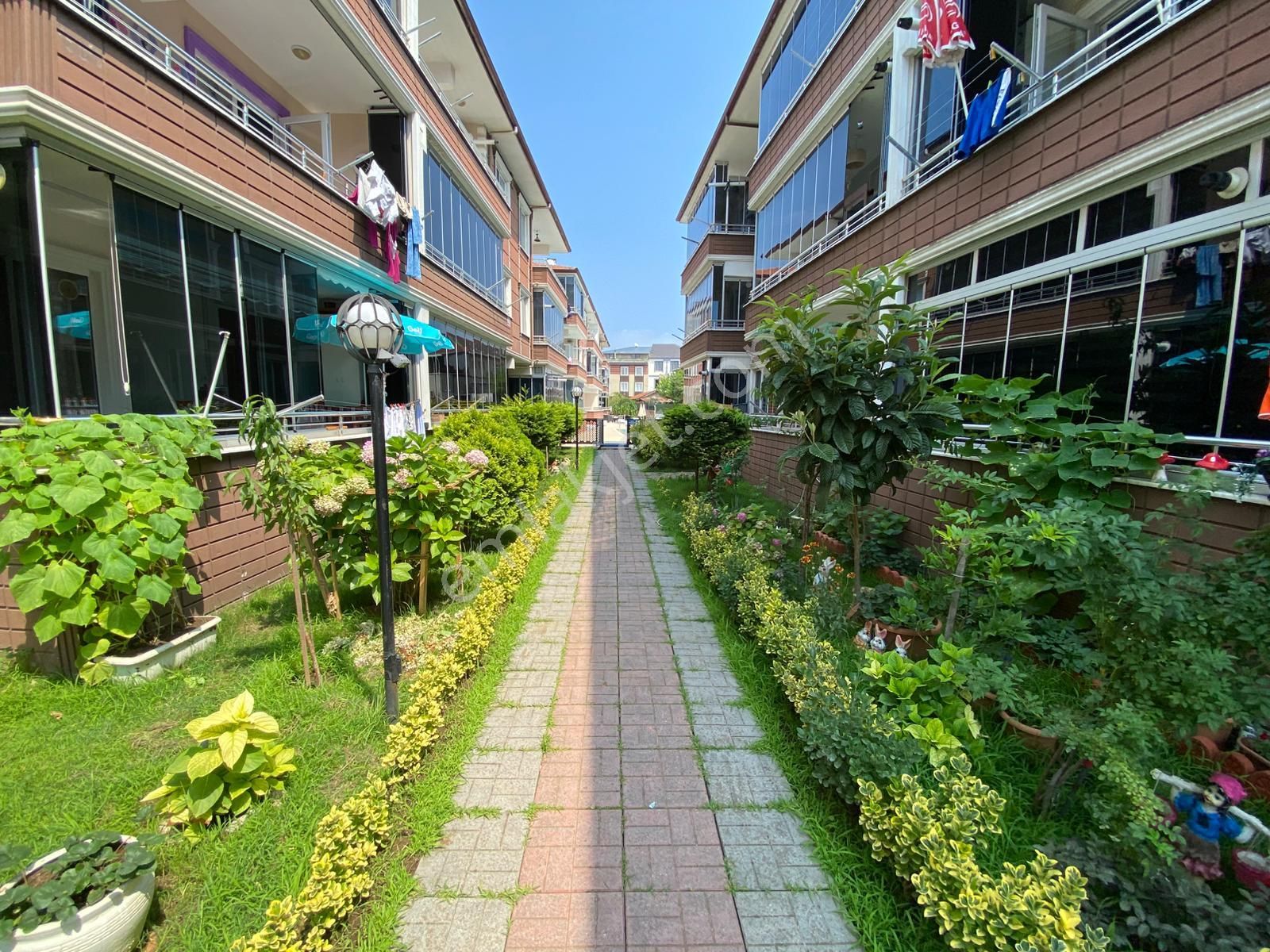 Karasu Sahilde Havuzlu Site İçinde Full Eşyalı Kombi+petekli Cam Balkonlu Satılık 1+1 Daire - Görsel 7